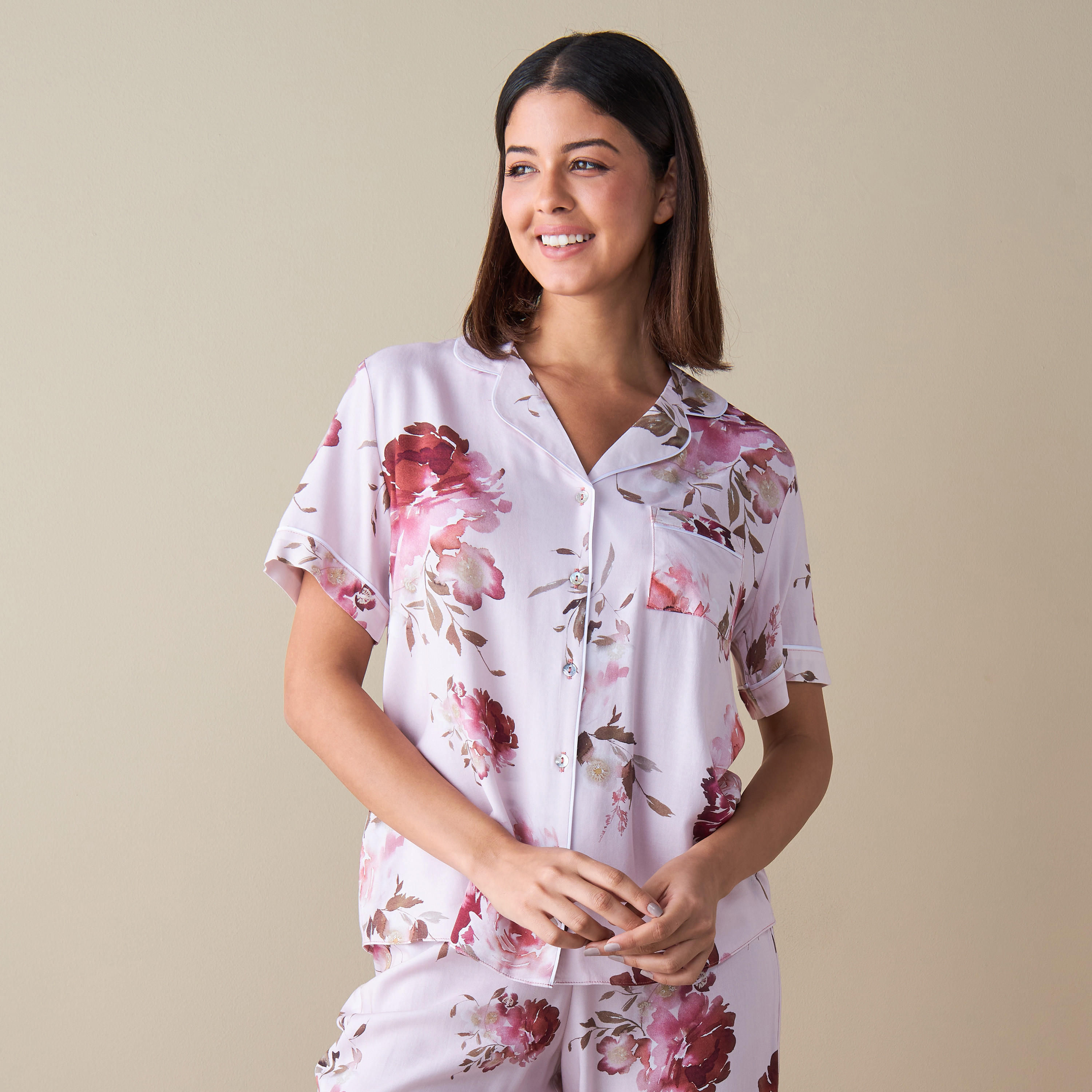 طقم بنطلون بيجاما وقميص بطبعات-women-clothing-nightwear-pyjamas-longsets-image-3