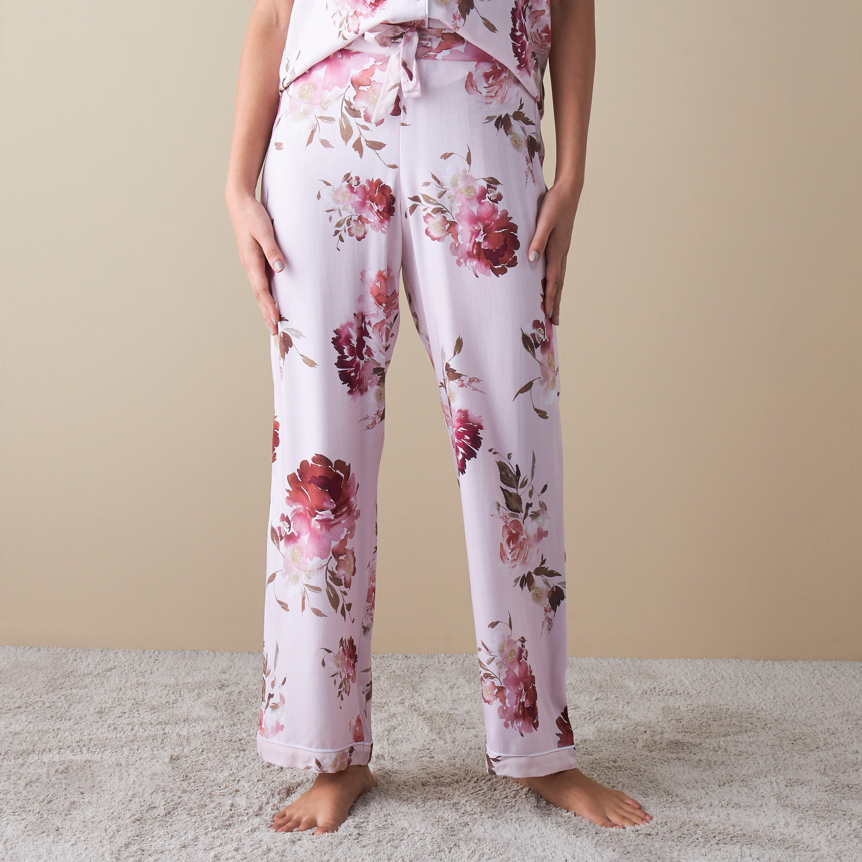 طقم بنطلون بيجاما وقميص بطبعات-women-clothing-nightwear-pyjamas-longsets-image-4
