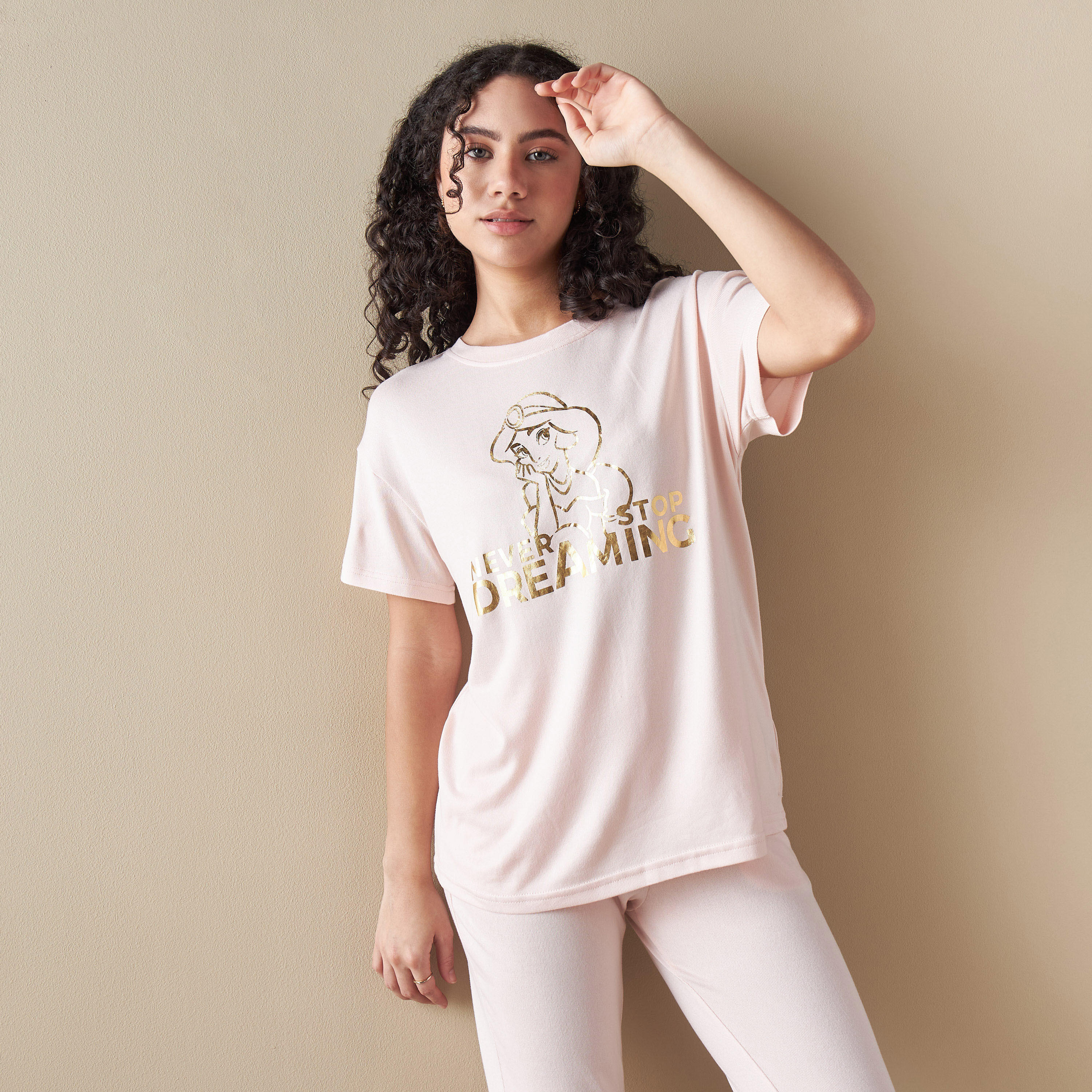 طقم بنطلون بيجاما وتيشيرت بطبعات-women-clothing-nightwear-pyjamas-longsets-image-3