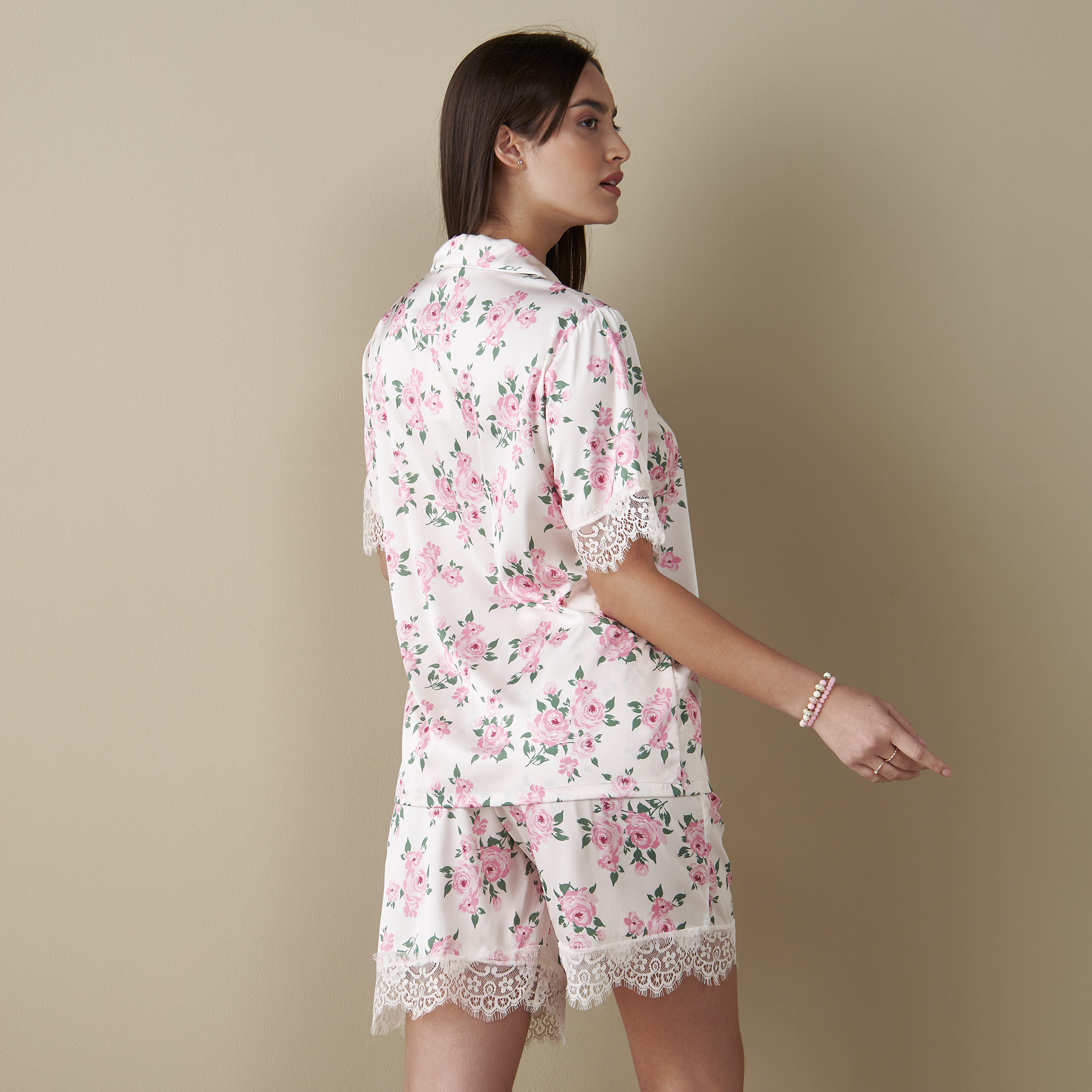 طقم شورت وقميص بطبعات أزهار-women-clothing-nightwear-pyjamas-shortsets-image-2