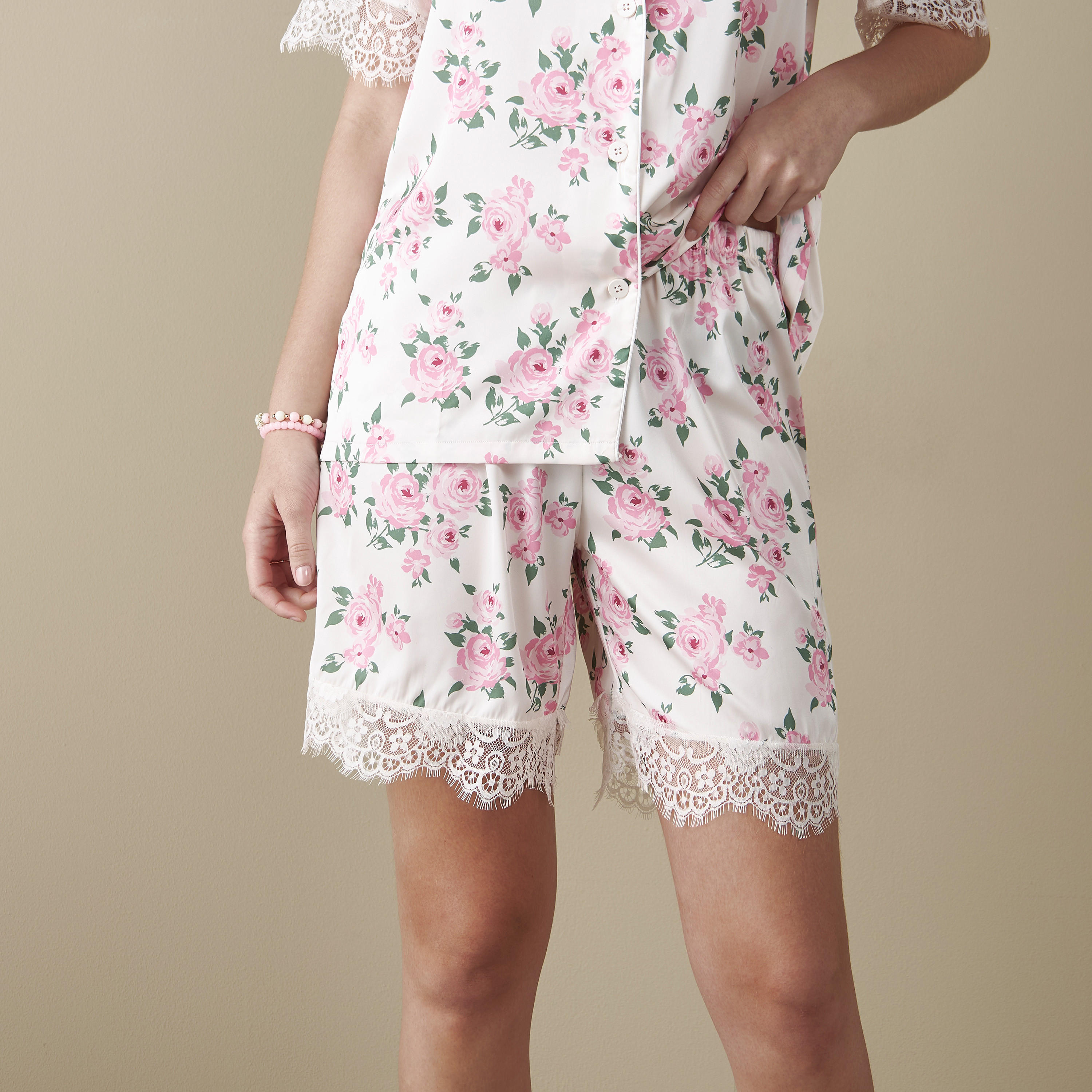 طقم شورت وقميص بطبعات أزهار-women-clothing-nightwear-pyjamas-shortsets-image-4