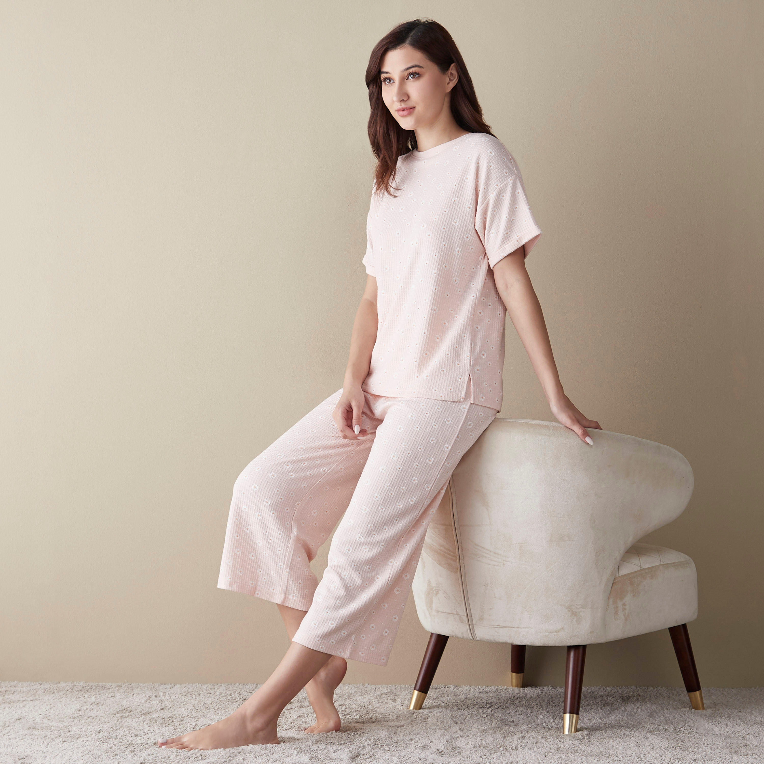 طقم بنطلون بيجاما وتيشيرت بطبعات زهرية-women-clothing-nightwear-pyjamas-longsets-image-5