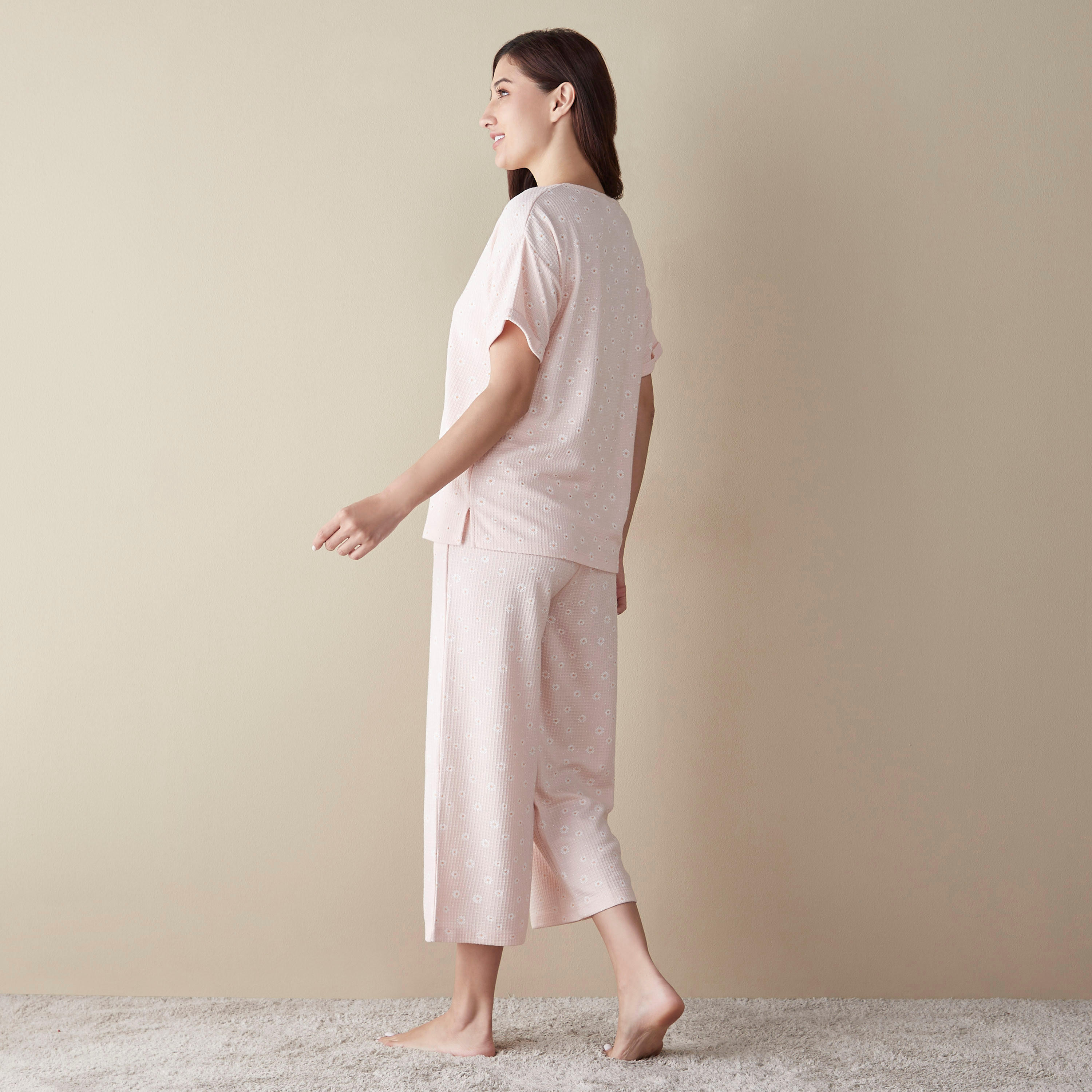 طقم بنطلون بيجاما وتيشيرت بطبعات زهرية-women-clothing-nightwear-pyjamas-longsets-image-4