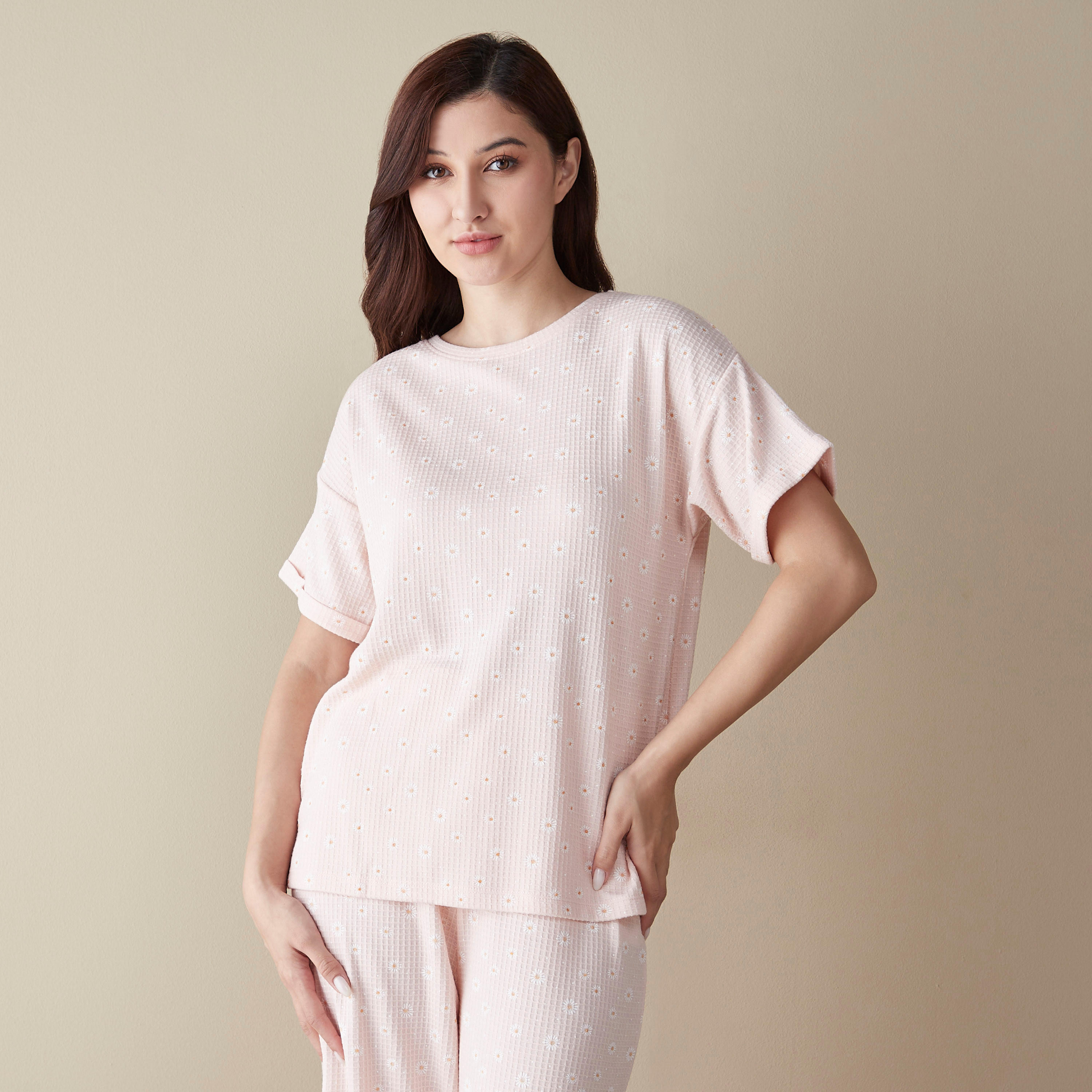 طقم بنطلون بيجاما وتيشيرت بطبعات زهرية-women-clothing-nightwear-pyjamas-longsets-image-3