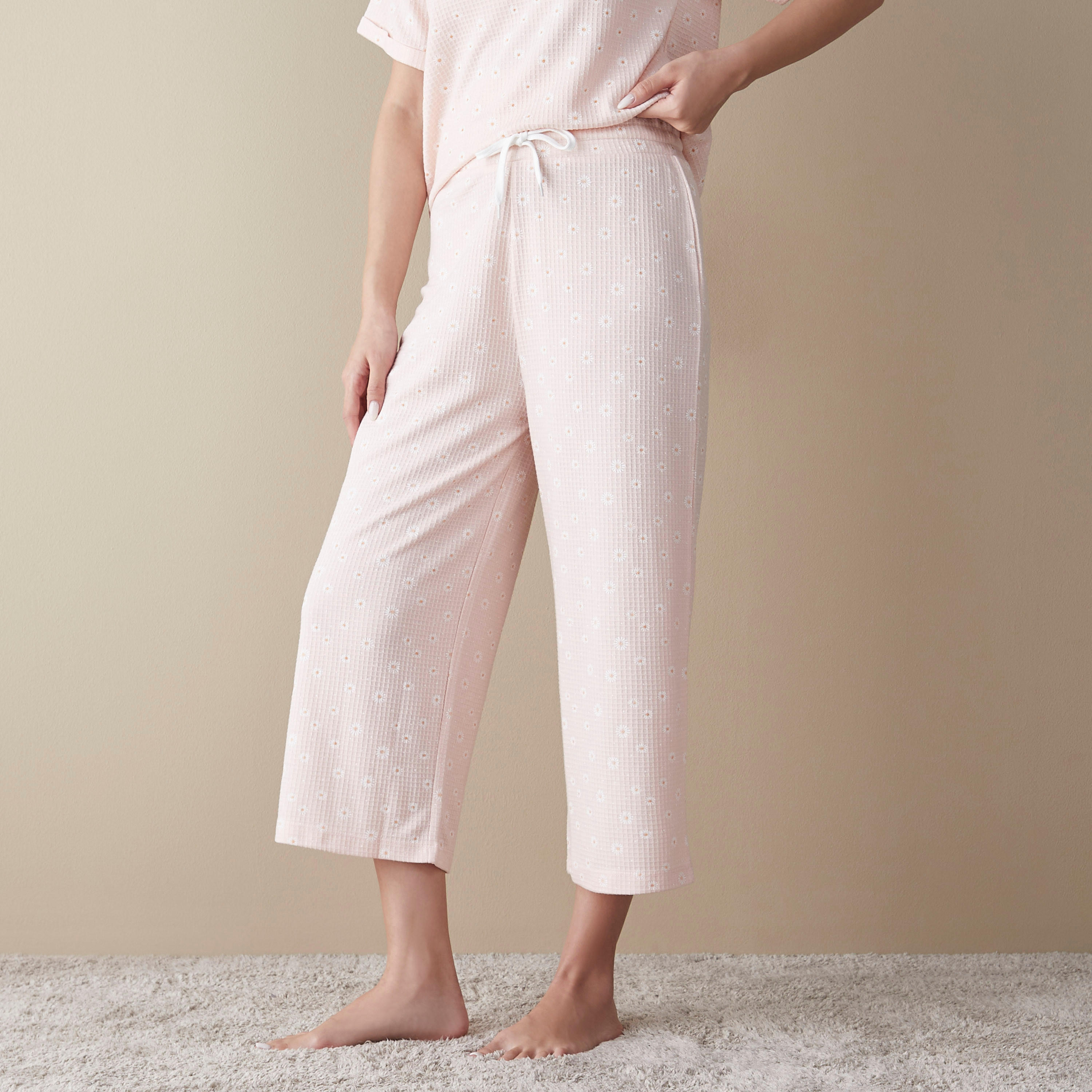 طقم بنطلون بيجاما وتيشيرت بطبعات زهرية-women-clothing-nightwear-pyjamas-longsets-image-2