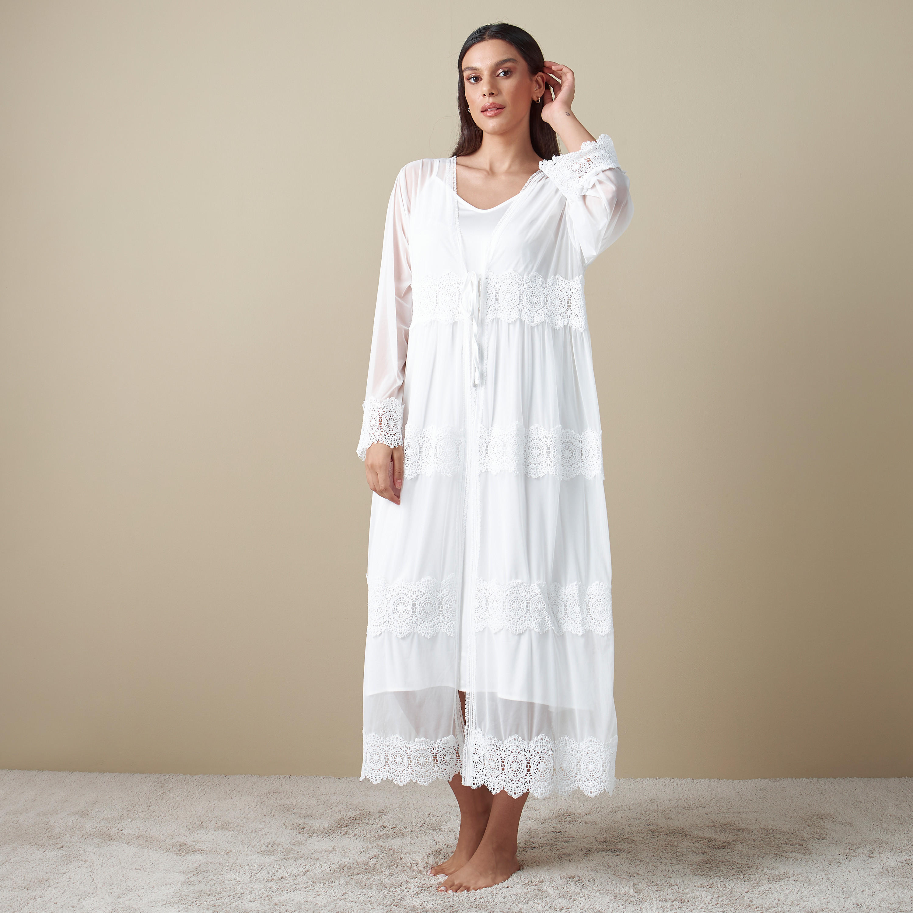 روب بأكمام طويلة وتفاصيل دانتيل وأربطة-women-clothing-nightwear-robes-image-3