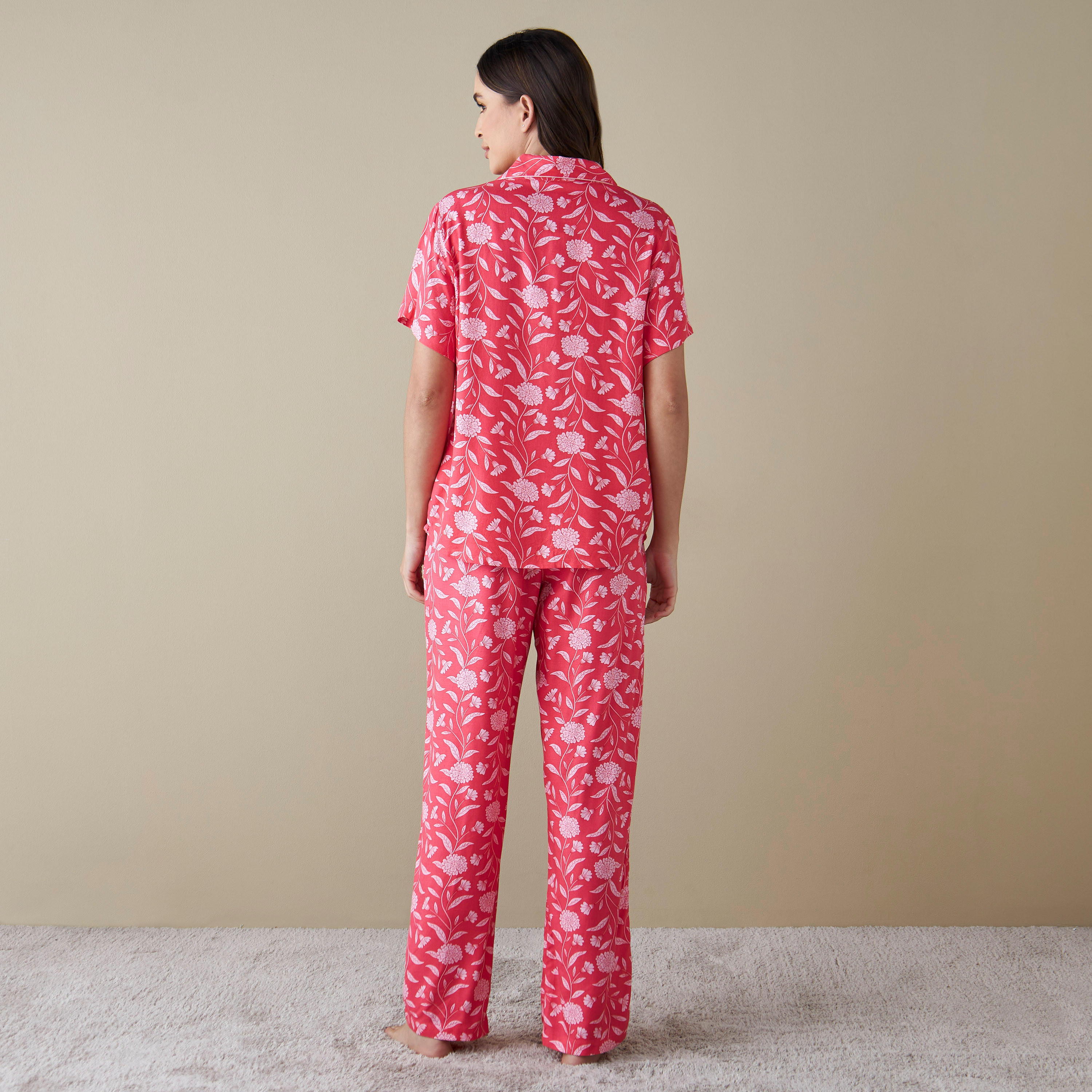 طقم قميص بطبعات وبنطلون بيجاما وقناع عيون-women-clothing-nightwear-pyjamas-longsets-image-2