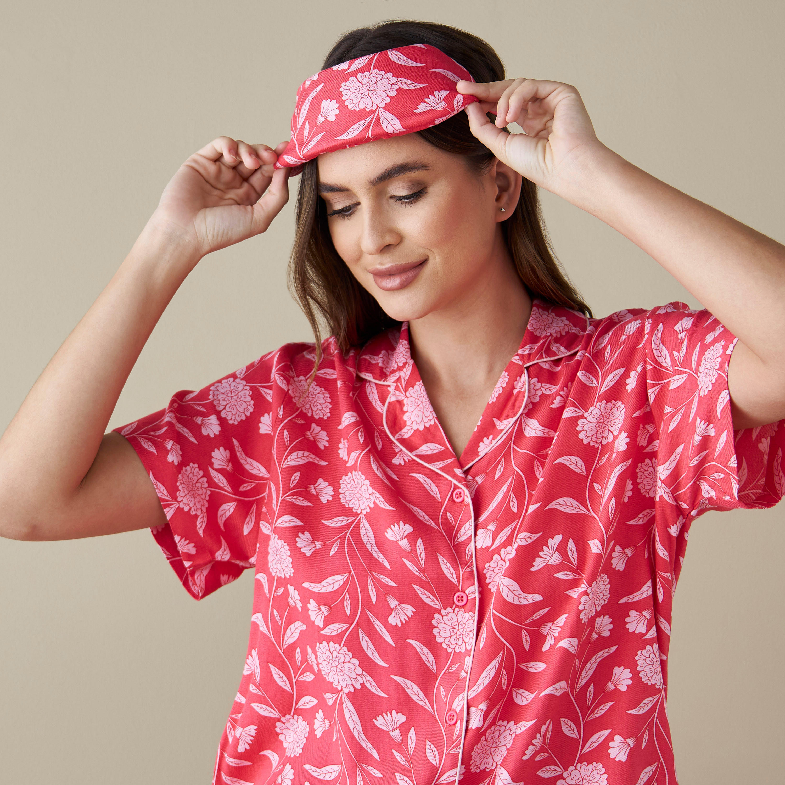 طقم قميص بطبعات وبنطلون بيجاما وقناع عيون-women-clothing-nightwear-pyjamas-longsets-image-5