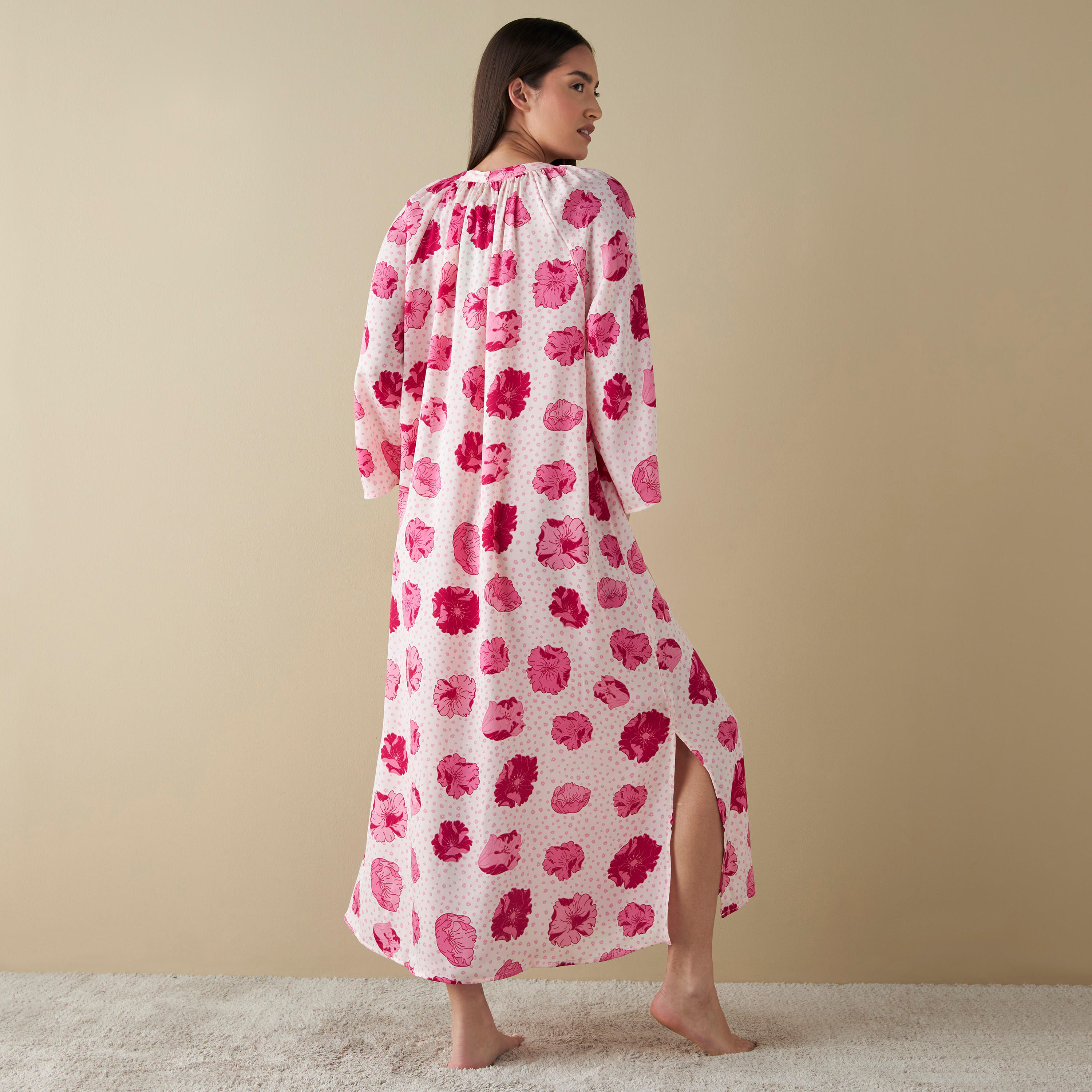 قميص نوم مزين بطبعات زهور وأكمام طويلة وفتحات-women-clothing-nightwear-nighties-image-2