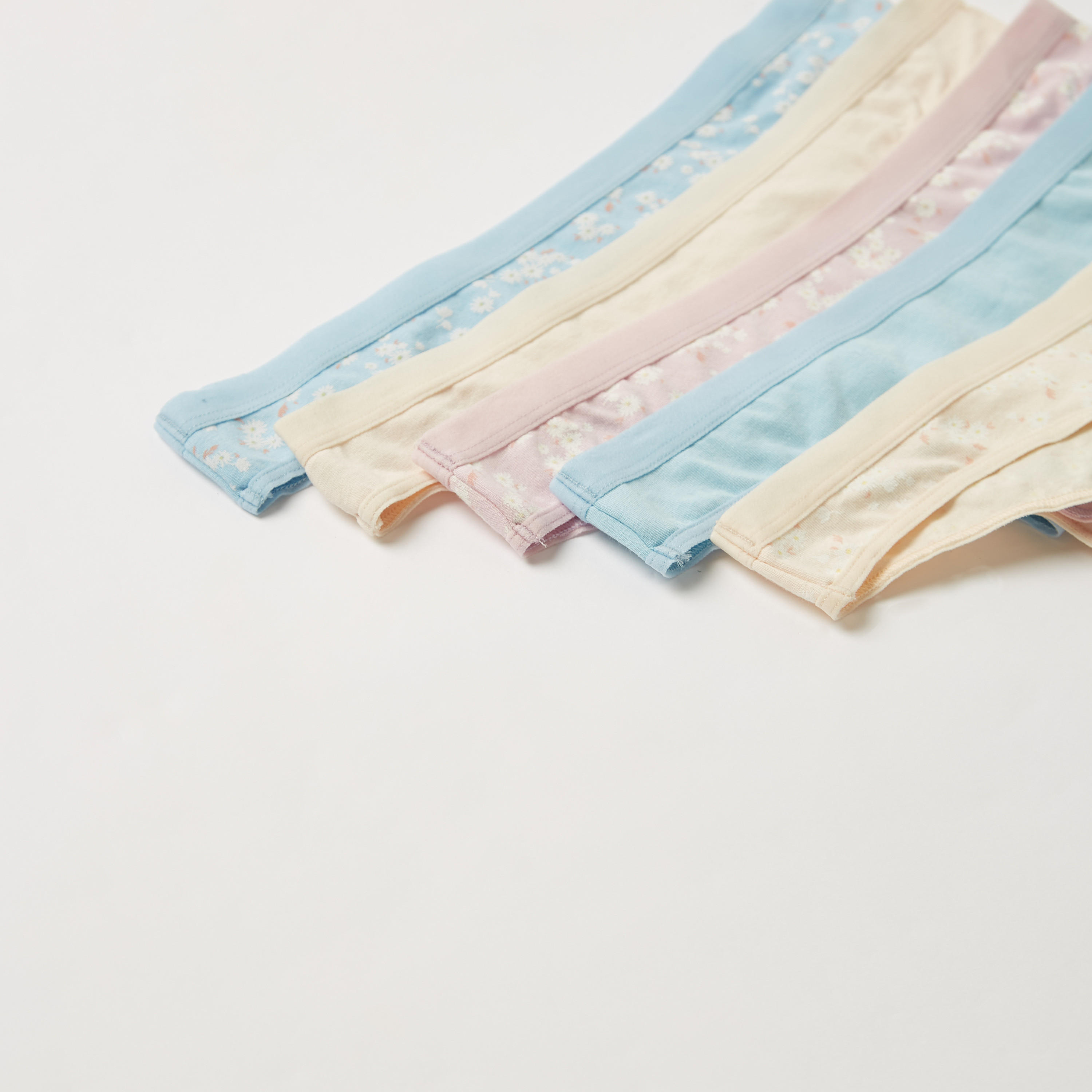 ثونج بطبعات متنوّعة - طقم من 5 قطع-women-clothing-lingerie-panties-image-2