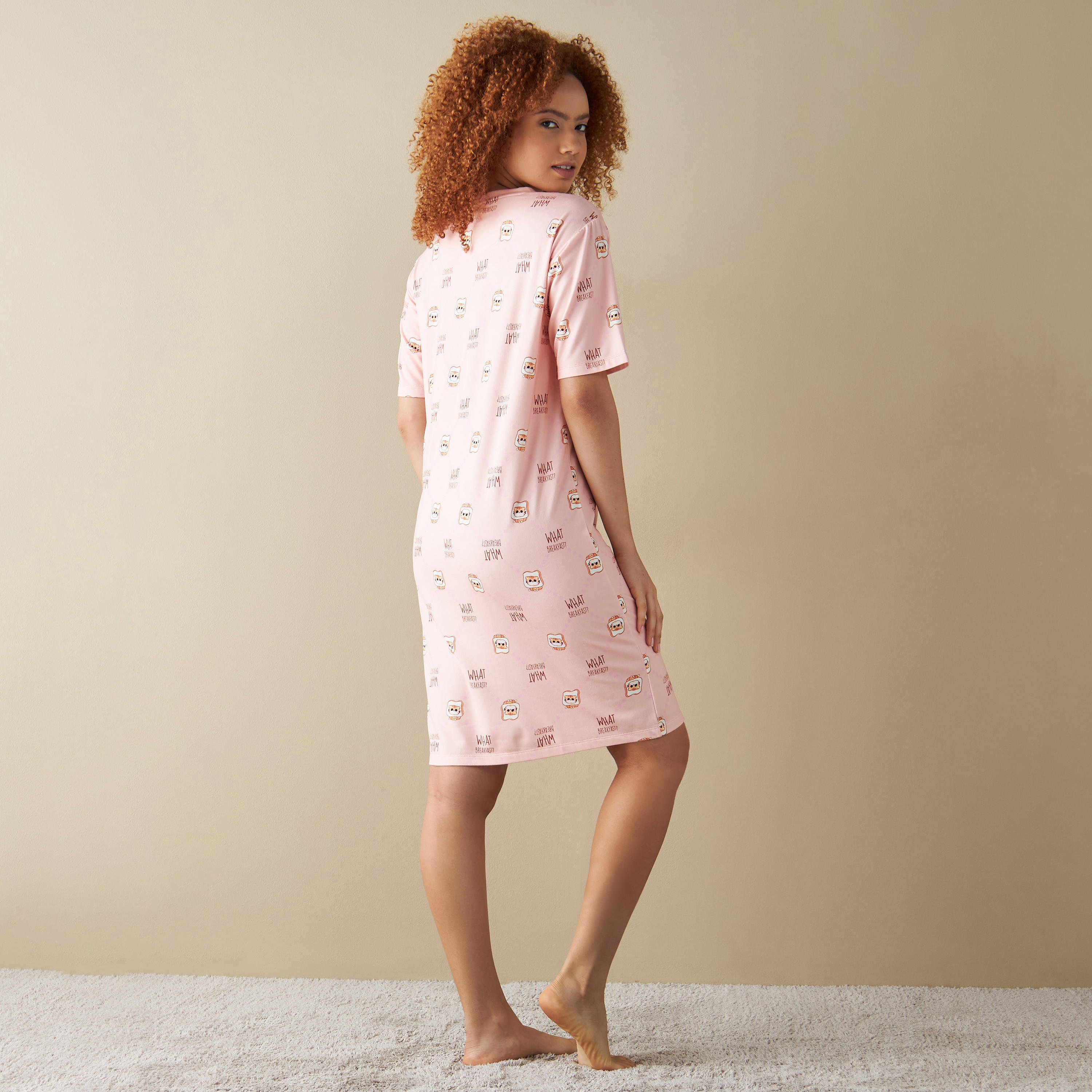 قميص نوم بياقة مستديرة وأكمام قصيرة وطبعات - طقم من قطعتين-women-clothing-nightwear-nighties-image-3