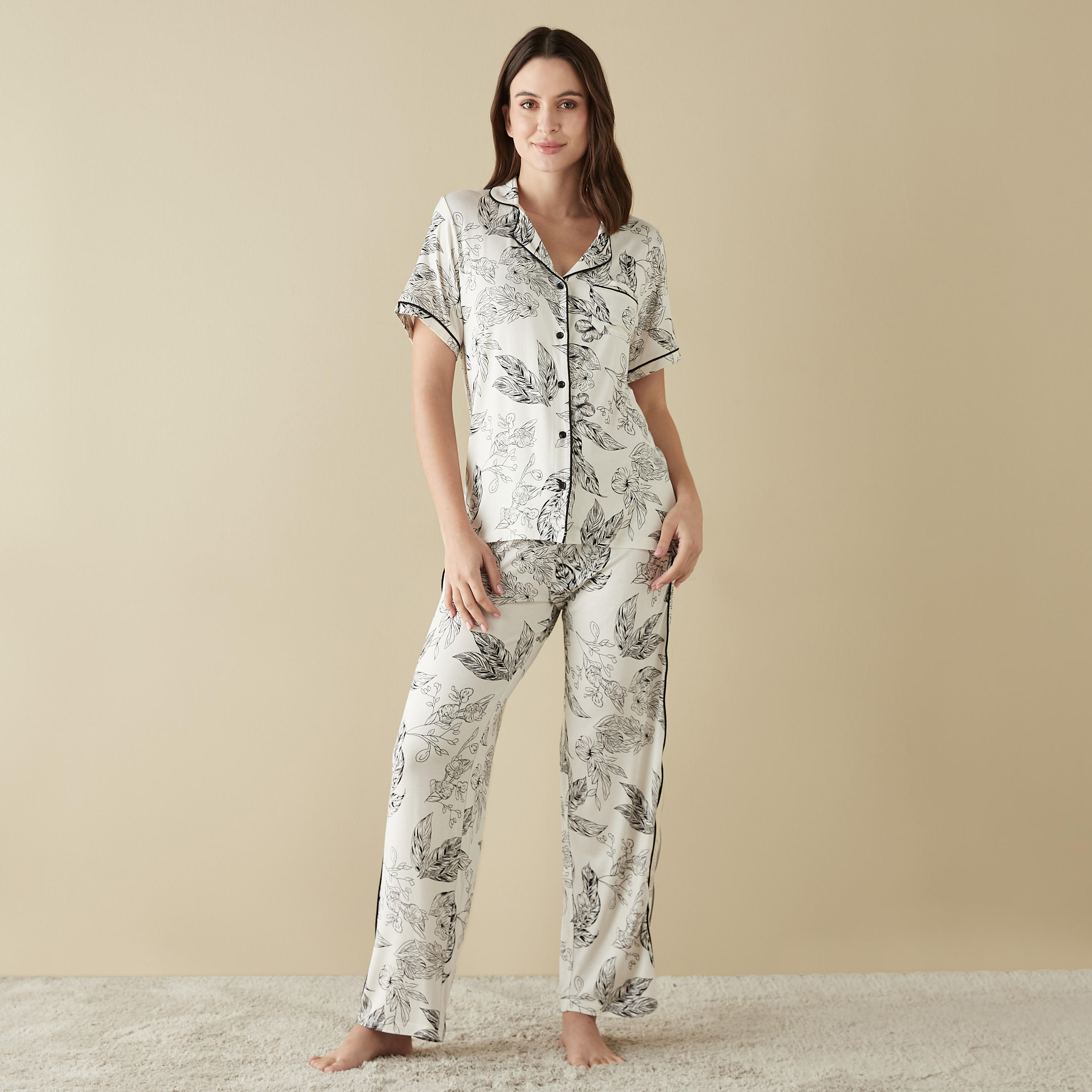 طقم بنطلون بيجاما وقميص بطبعات-women-clothing-nightwear-pyjamas-longsets-image-1