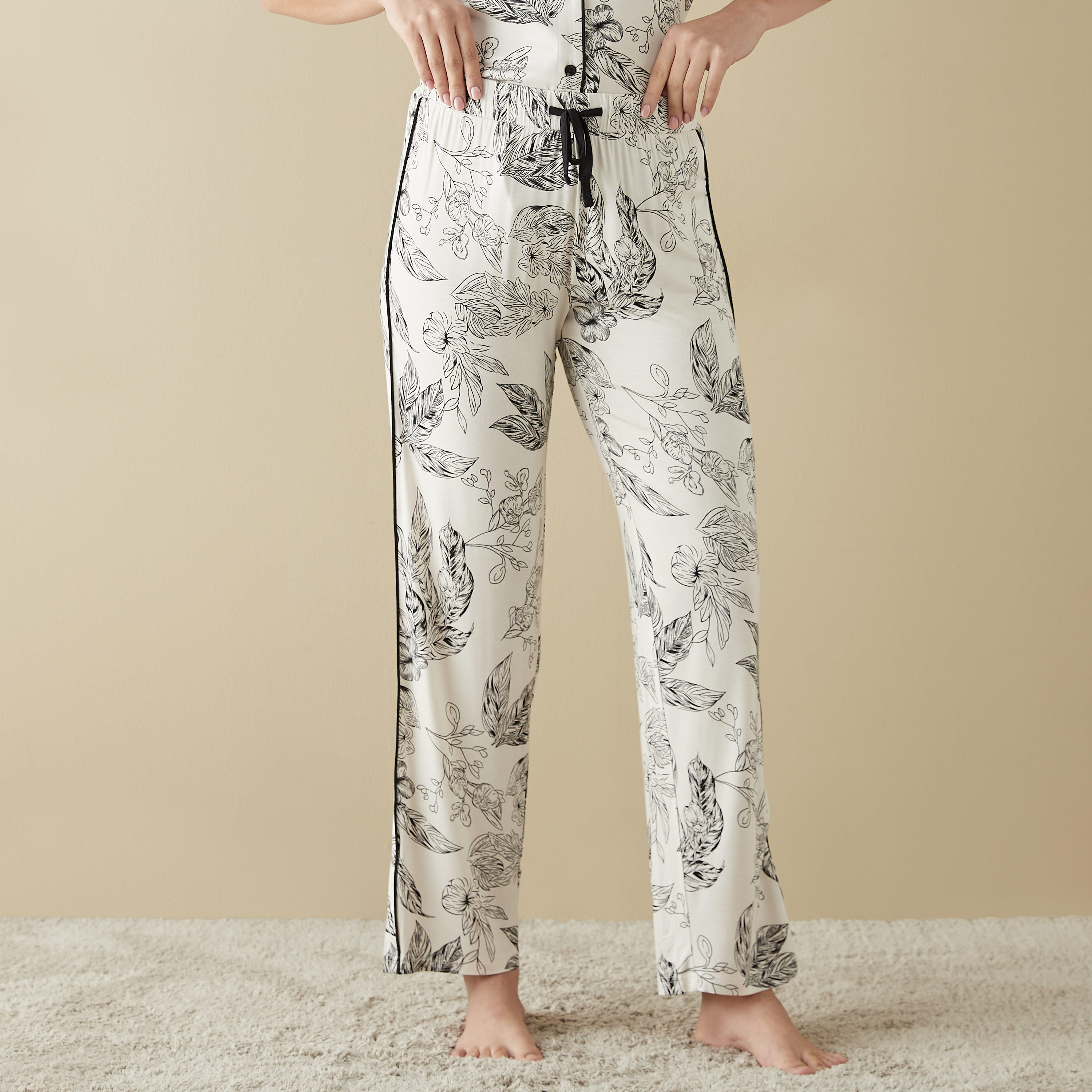 طقم بنطلون بيجاما وقميص بطبعات-women-clothing-nightwear-pyjamas-longsets-image-4