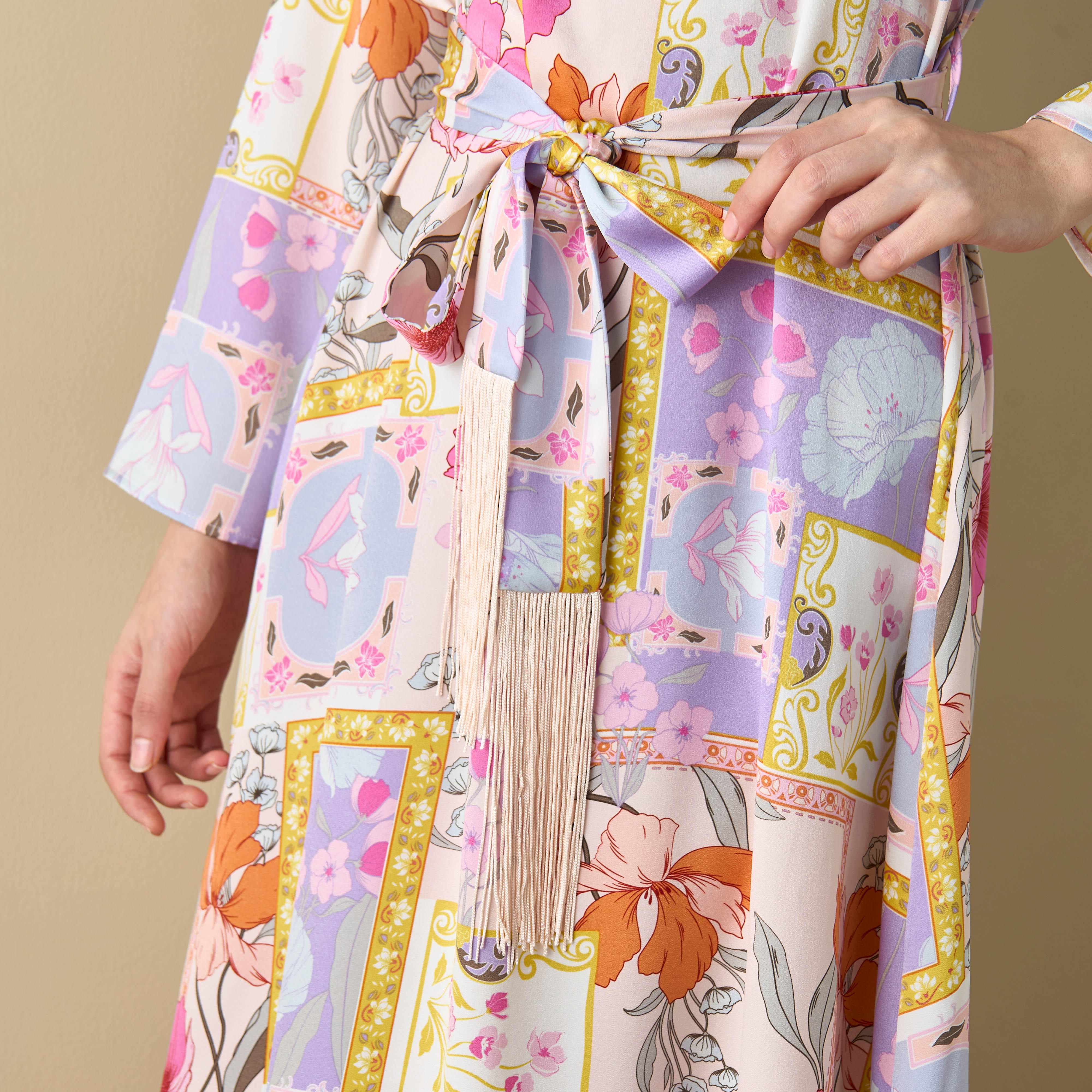 قميص نوم بطبعات وحزام رباط وشراشيب-women-clothing-nightwear-nighties-image-9