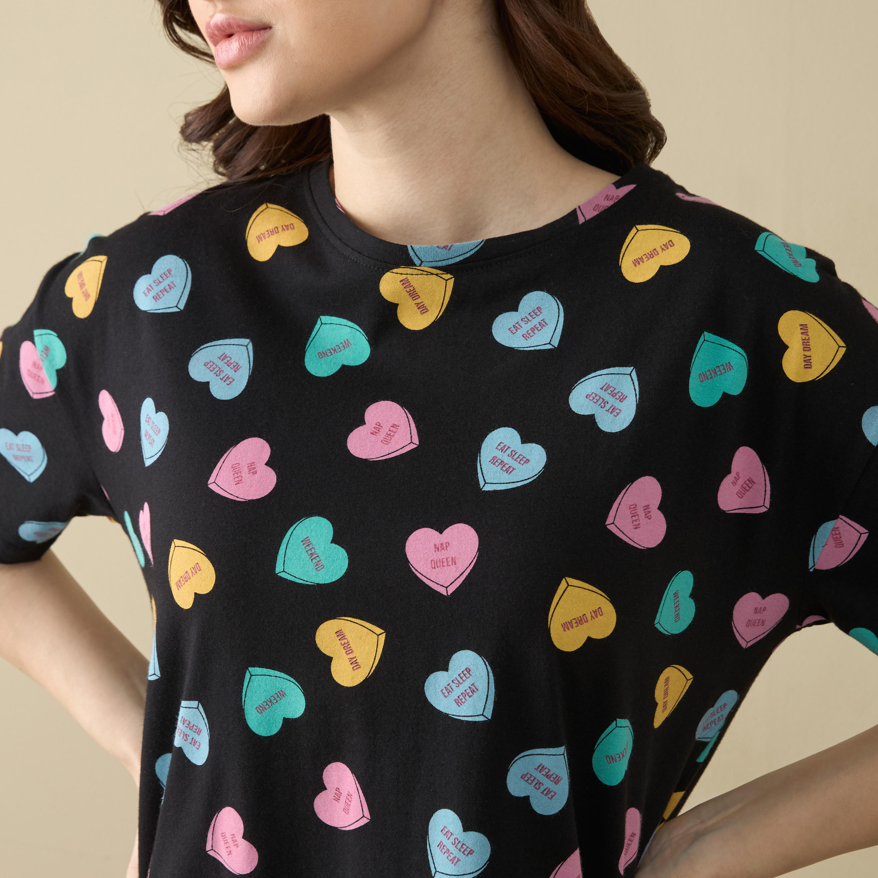 طقم شورت وتيشيرت بطبعات-women-clothing-nightwear-pyjamas-shortsets-image-20