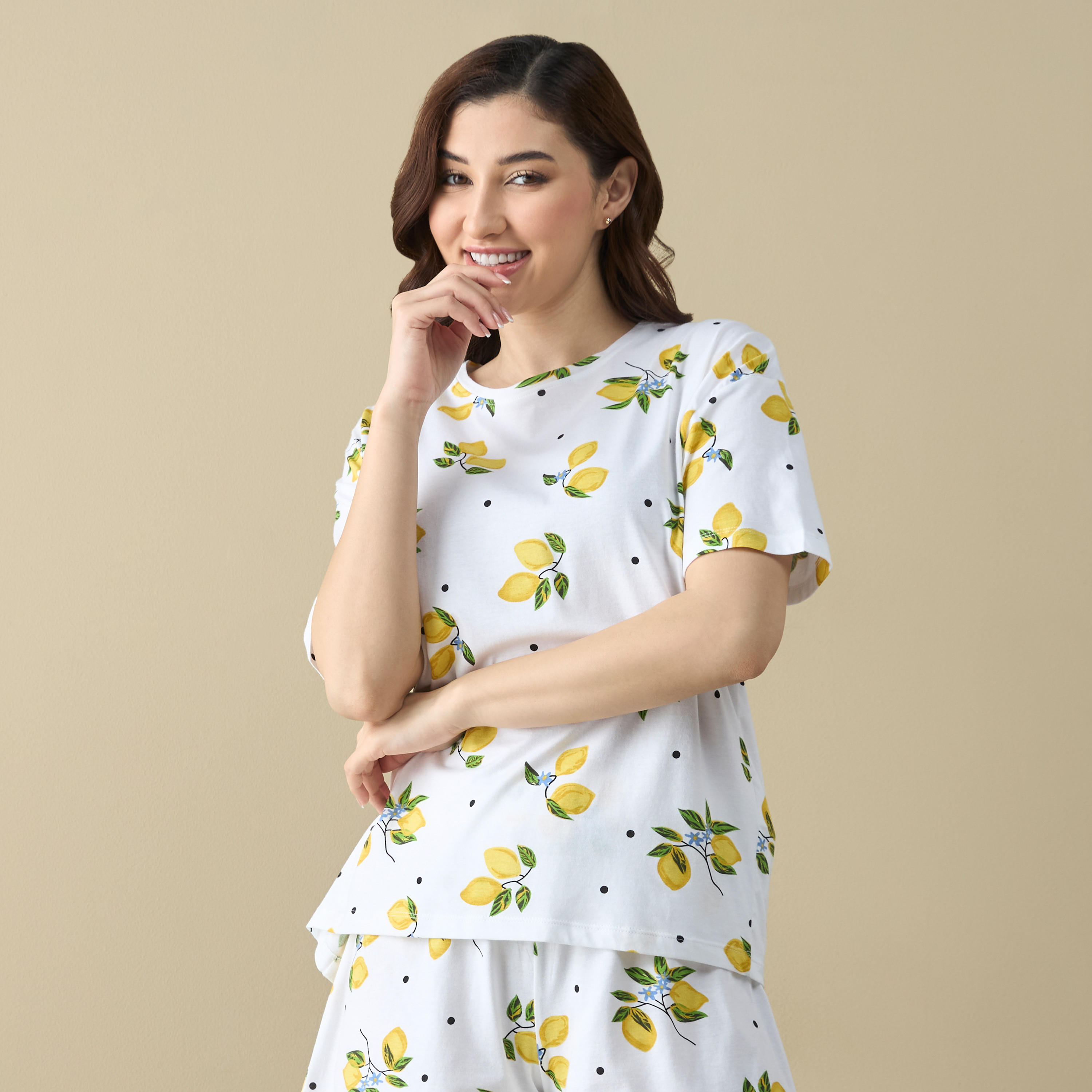 طقم شورت وتيشيرت بطبعات-women-clothing-nightwear-pyjamas-shortsets-image-12