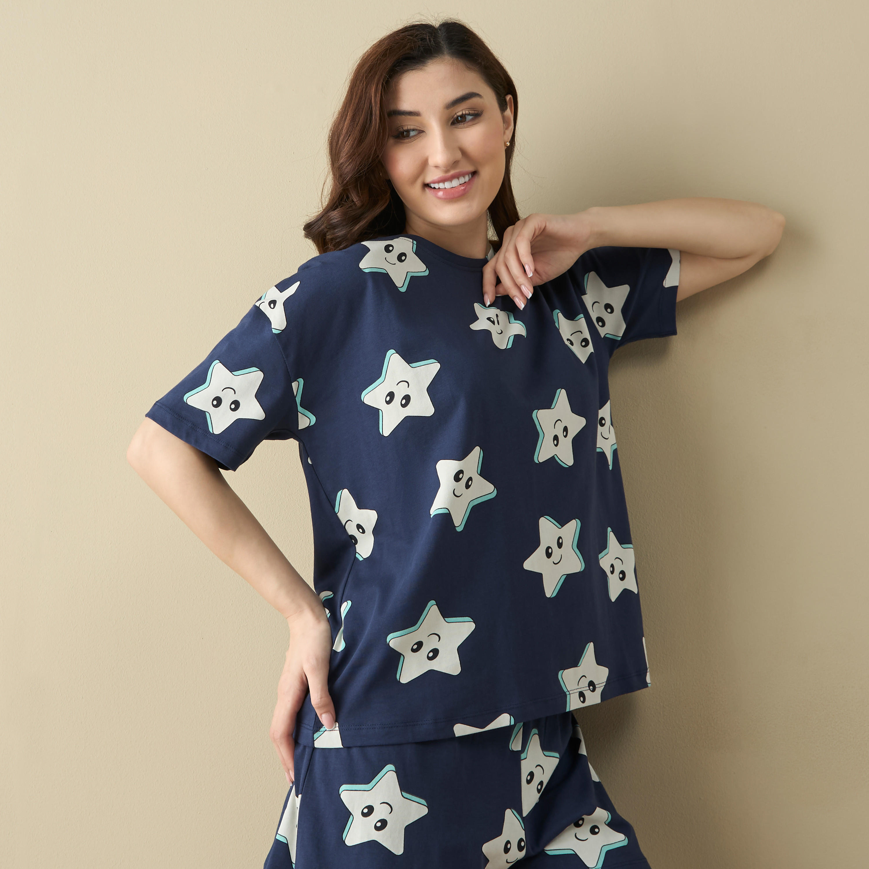 طقم شورت وتيشيرت بطبعات-women-clothing-nightwear-pyjamas-shortsets-image-2