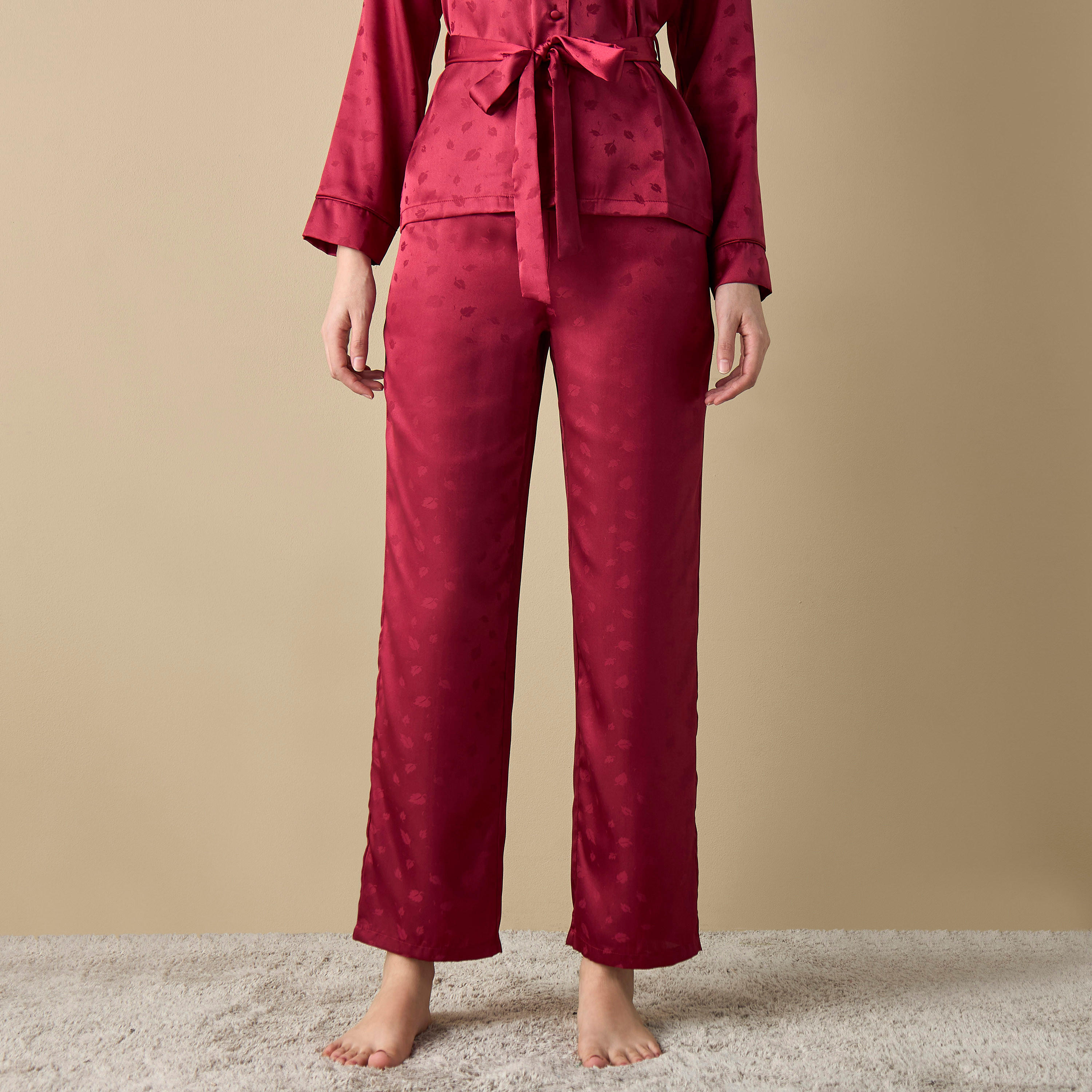 قميص بتزيينات أوراق شجر وبنطلون بيجاما بحزام رباط-women-clothing-nightwear-pyjamas-longsets-image-4