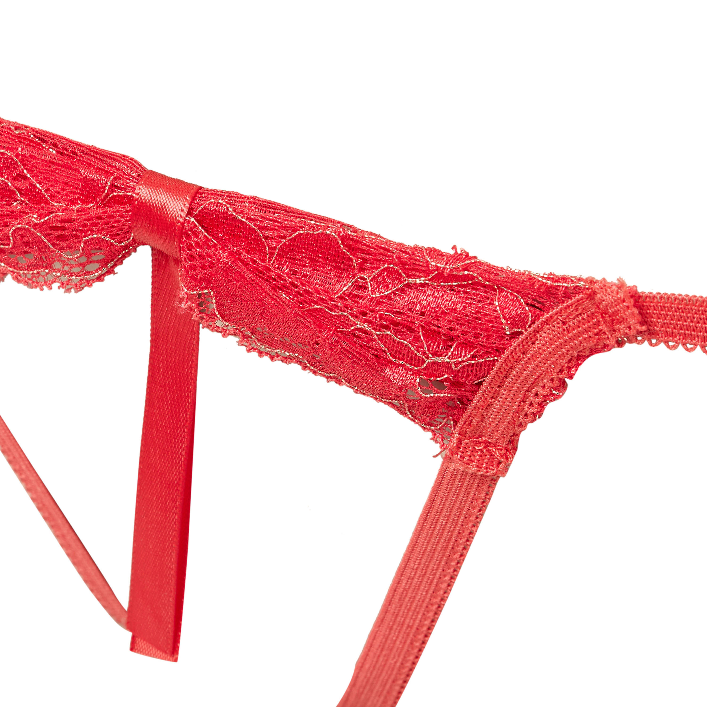 طقم ثونج وصدريّة بتفاصيل دانتيل-women-clothing-lingerie-lingeriesets-image-6