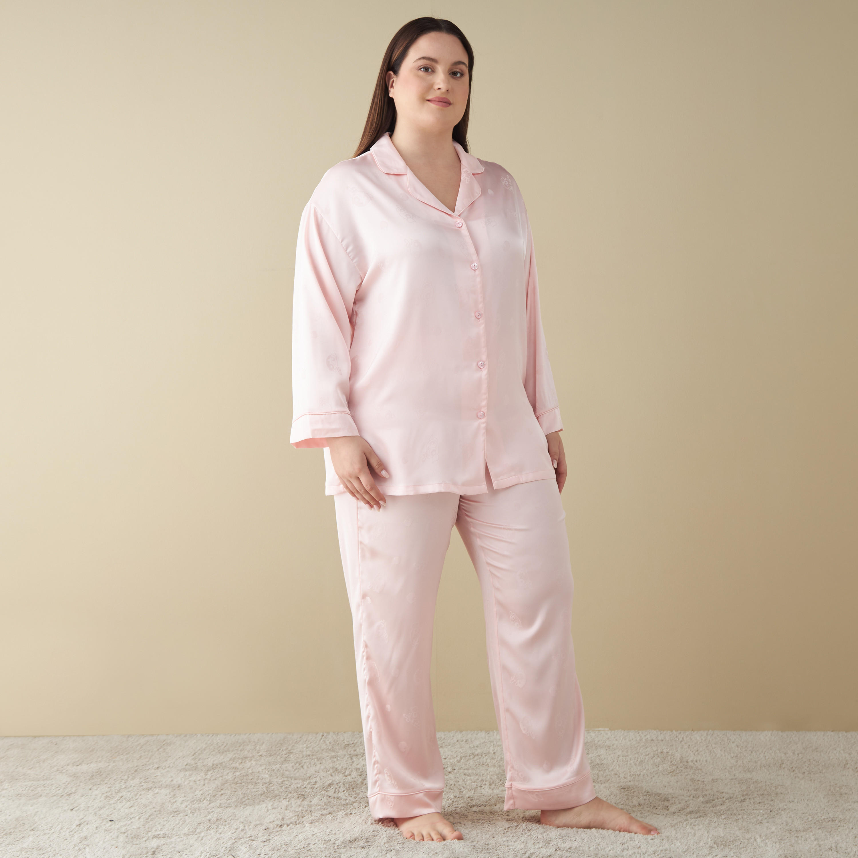 طقم بنطلون بيجاما وقميص مقاس كبير بطبعات-women-clothing-nightwear-pyjamas-longsets-image-1
