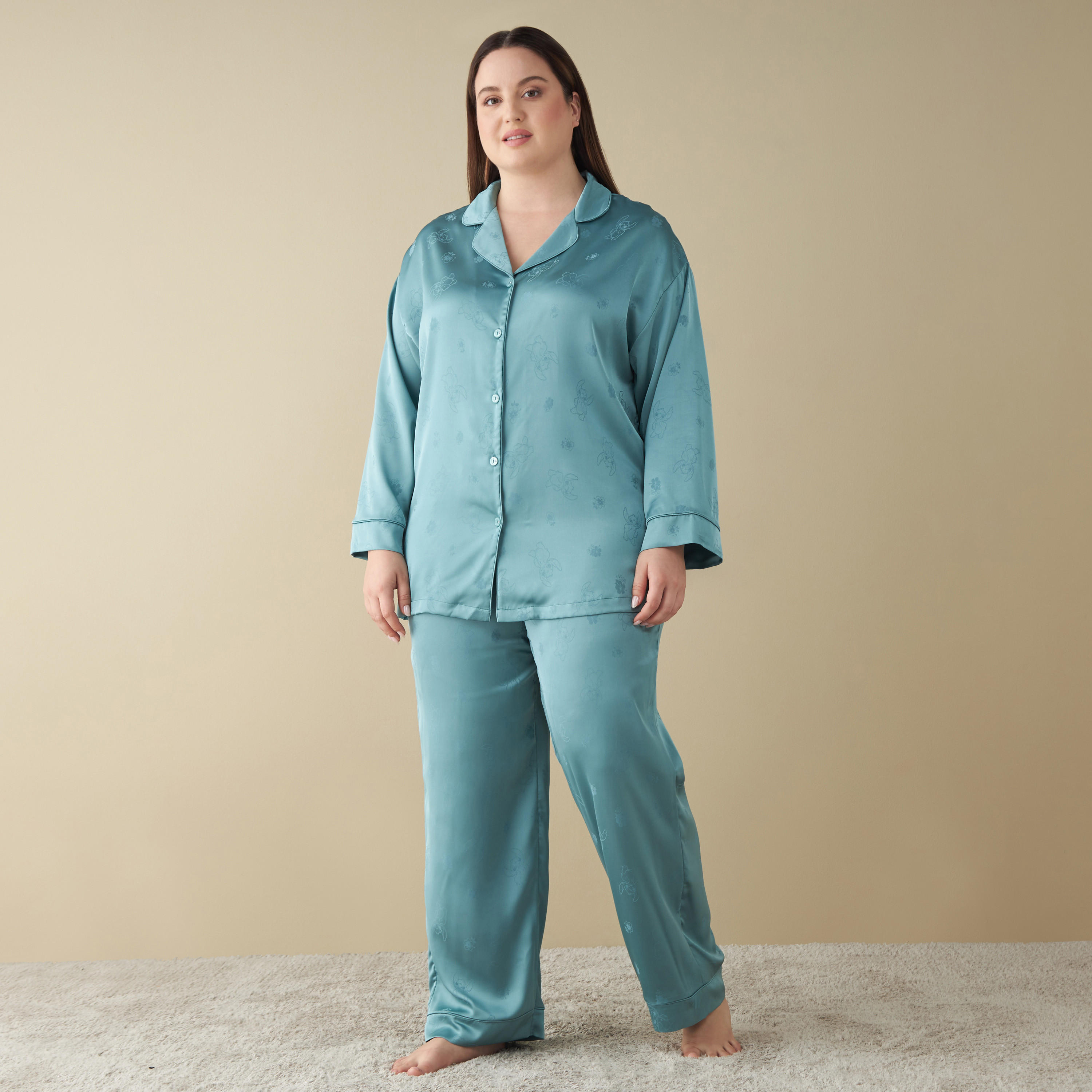 طقم بنطلون بيجاما وقميص بطبعات ليلو أند ستيتش مقاس كبير-women-clothing-nightwear-pyjamas-longsets-image-1
