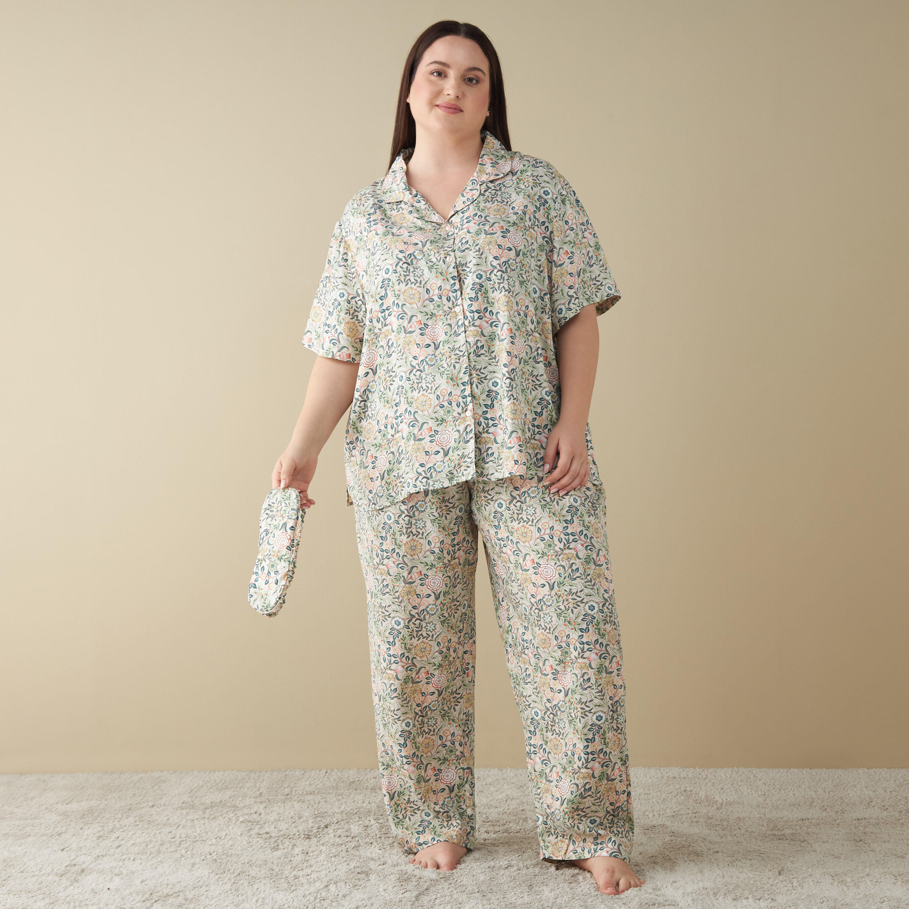 بنطلون بيجاما وقميص بطبعات زهرية ومقاس كبير مع قناع للعين-women-clothing-nightwear-pyjamas-longsets-image-1