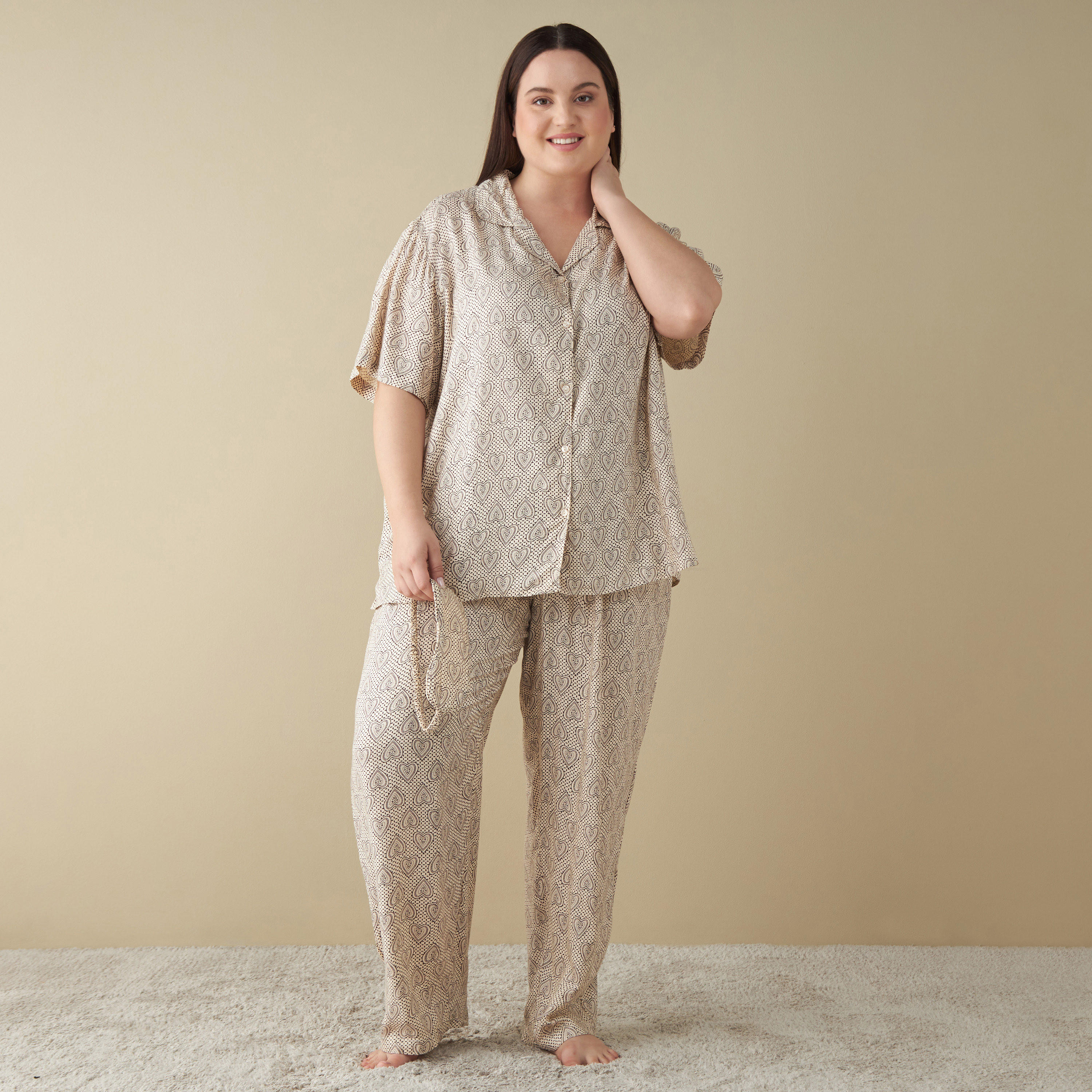 طقم بنطلون بيجاما وقميص بطبعات وقناع عيون مقاس كبير-women-clothing-nightwear-pyjamas-longsets-image-1