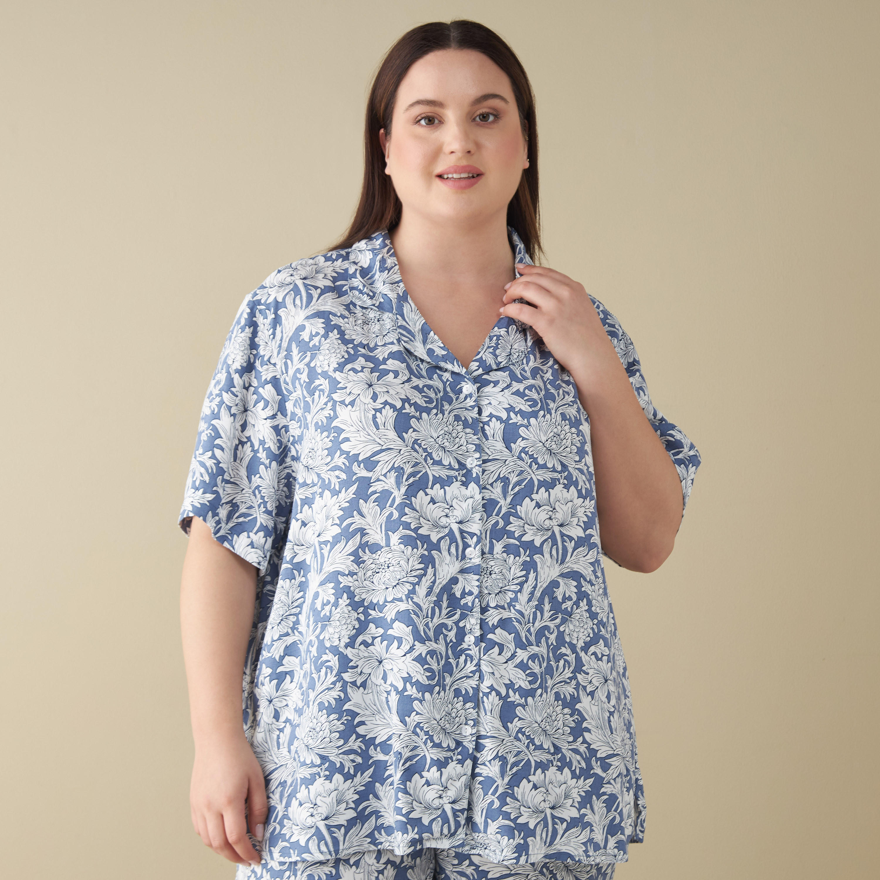 طقم بنطلون بيجاما وقميص مقاس كبير بطبعات-women-clothing-nightwear-pyjamas-longsets-image-2
