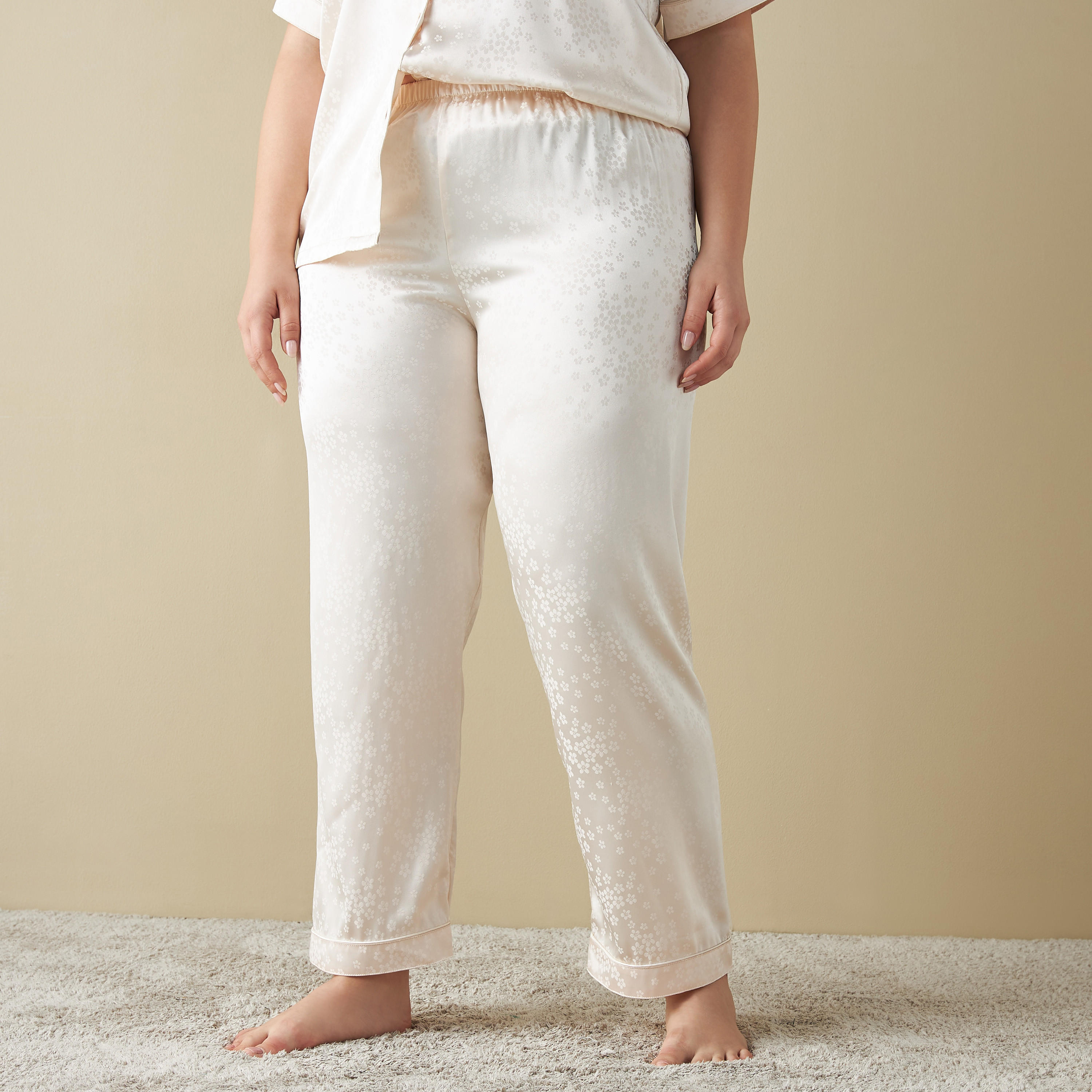 طقم بنطلون بيجاما وقميص بطبعات-women-clothing-nightwear-pyjamas-longsets-image-3