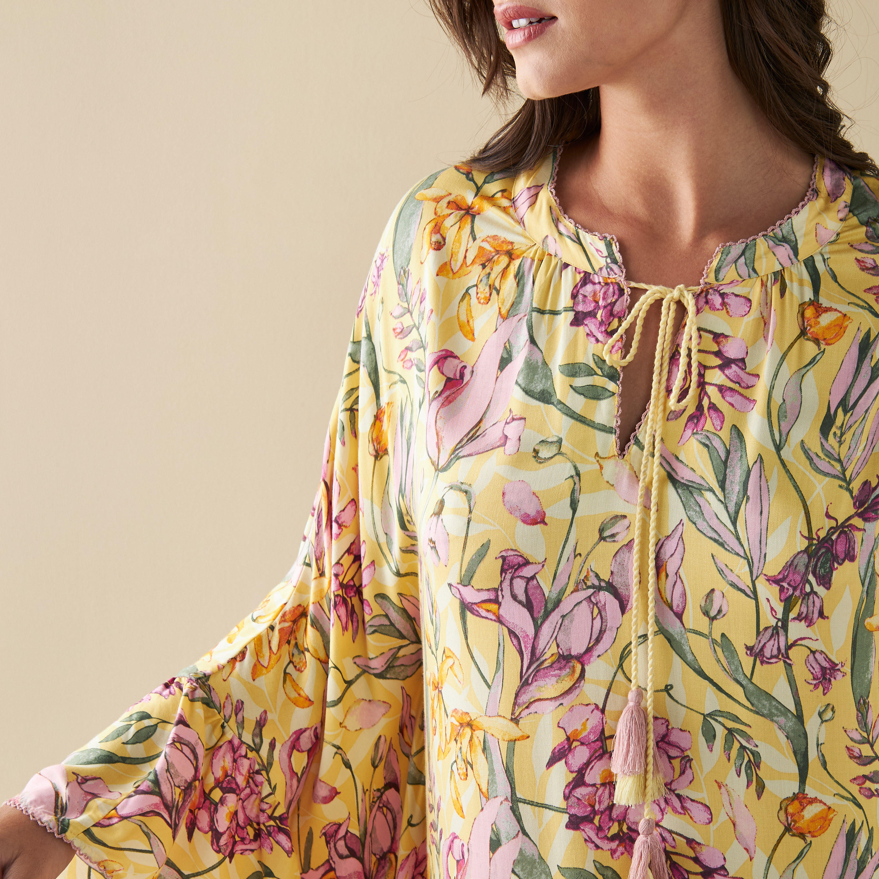 ثوب نوم بأكمام طويلة وطبعات وياقة مستديرة-women-clothing-nightwear-nighties-image-1