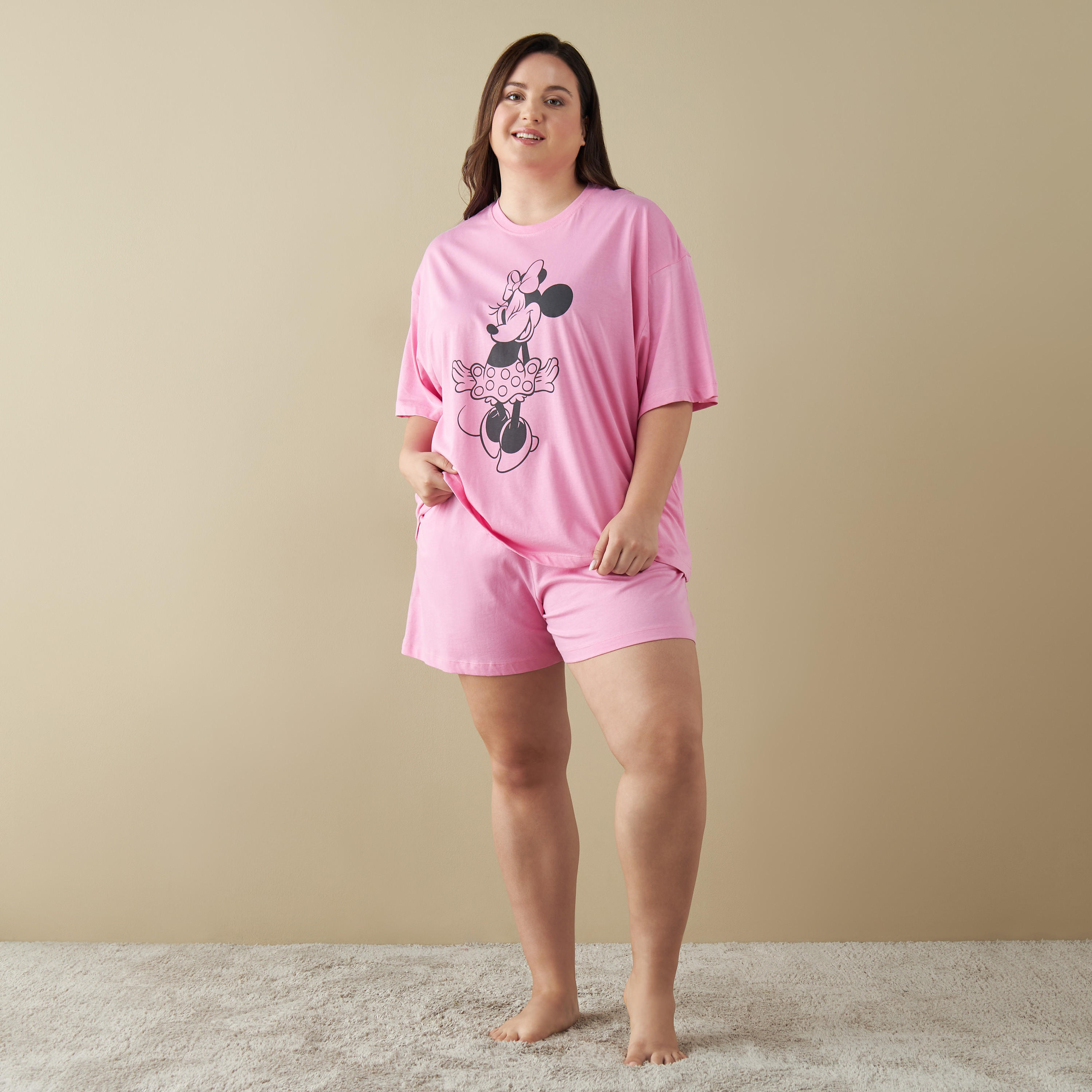 طقم تيشيرت وشورت مقاس كبير بطبعات ميني ماوس-women-clothing-nightwear-pyjamas-shortsets-image-2