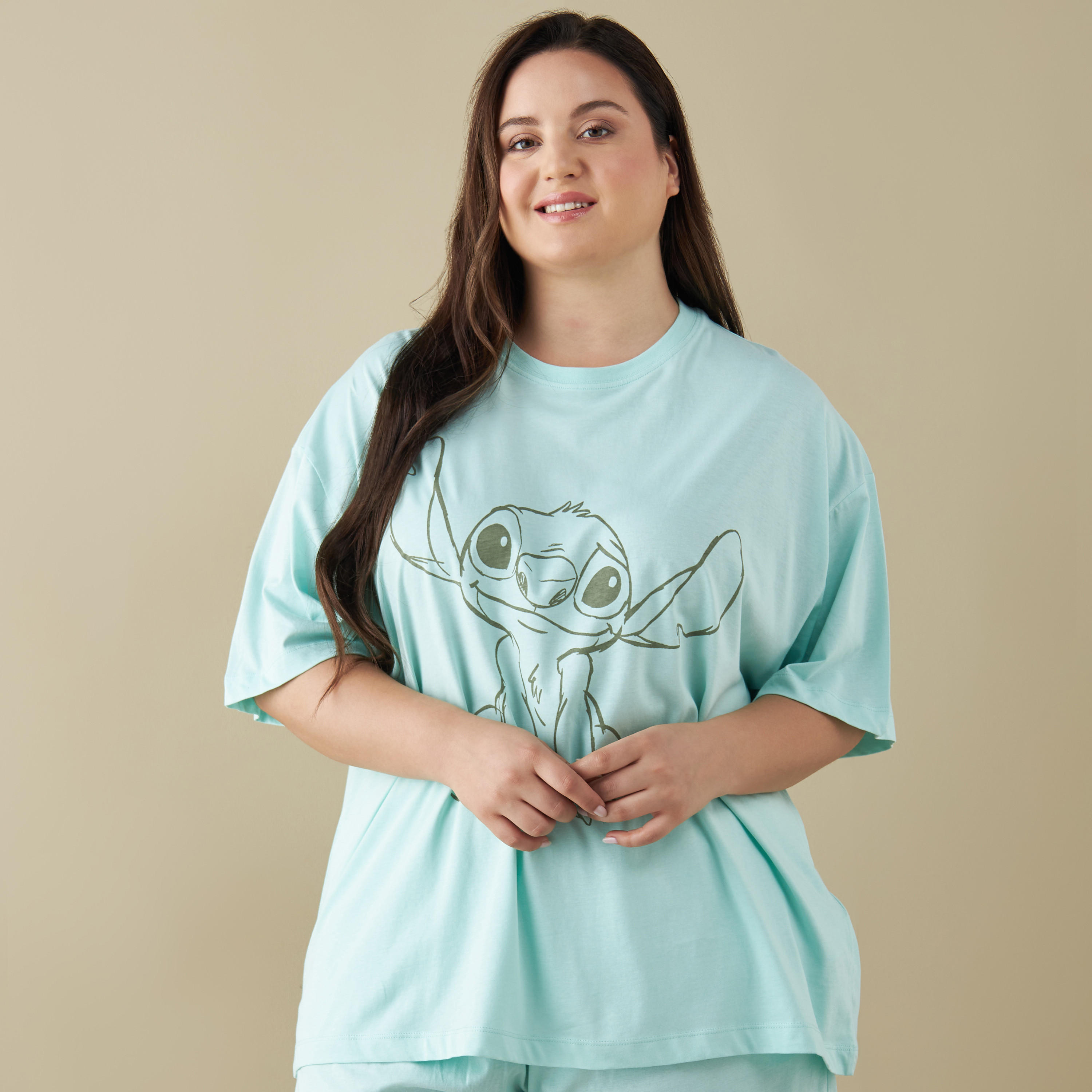 طقم شورت وتيشيرت بطبعات-women-clothing-nightwear-pyjamas-shortsets-image-2