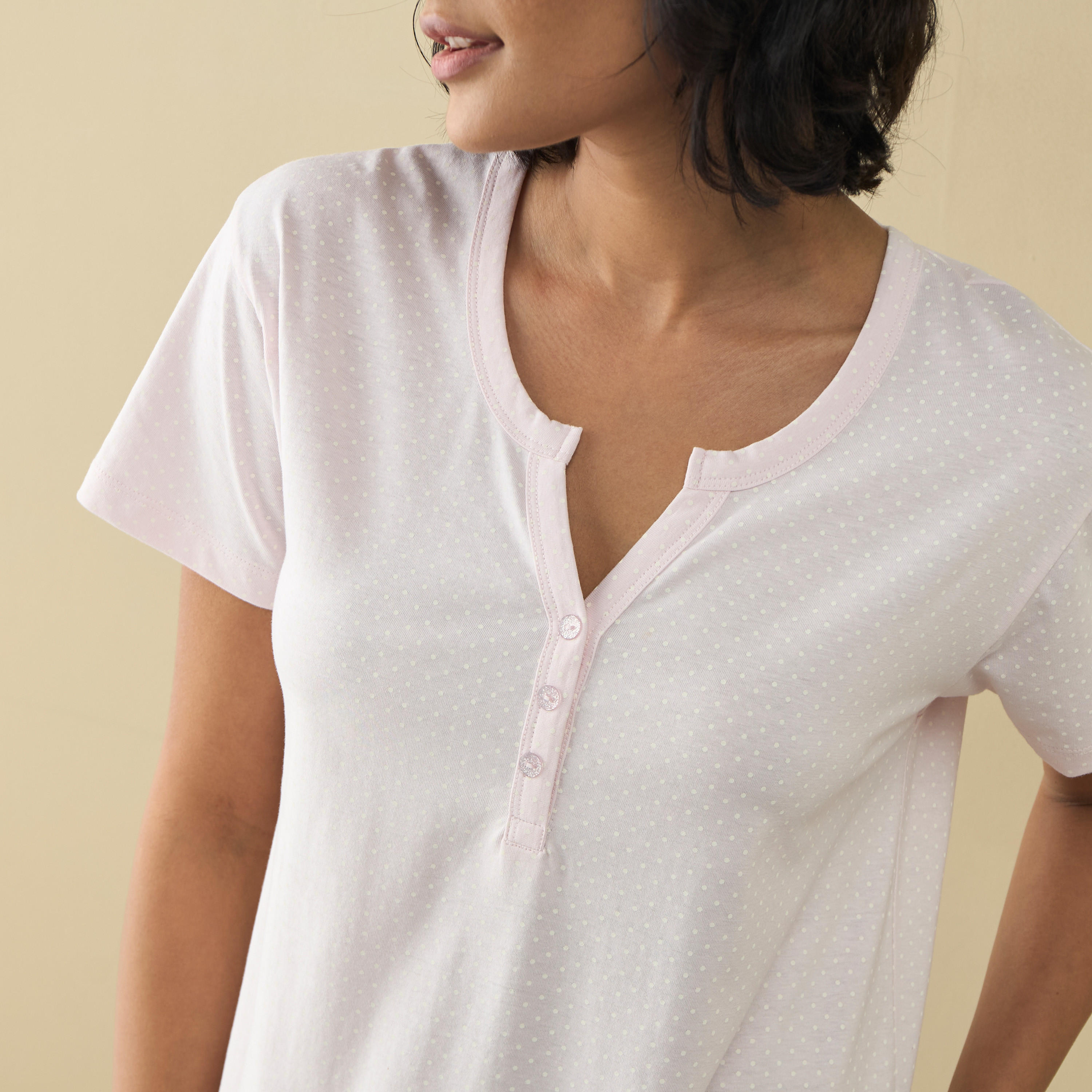 قميص نوم بياقة بفتحة وأكمام قصيرة وطبعات-women-clothing-nightwear-nighties-image-4