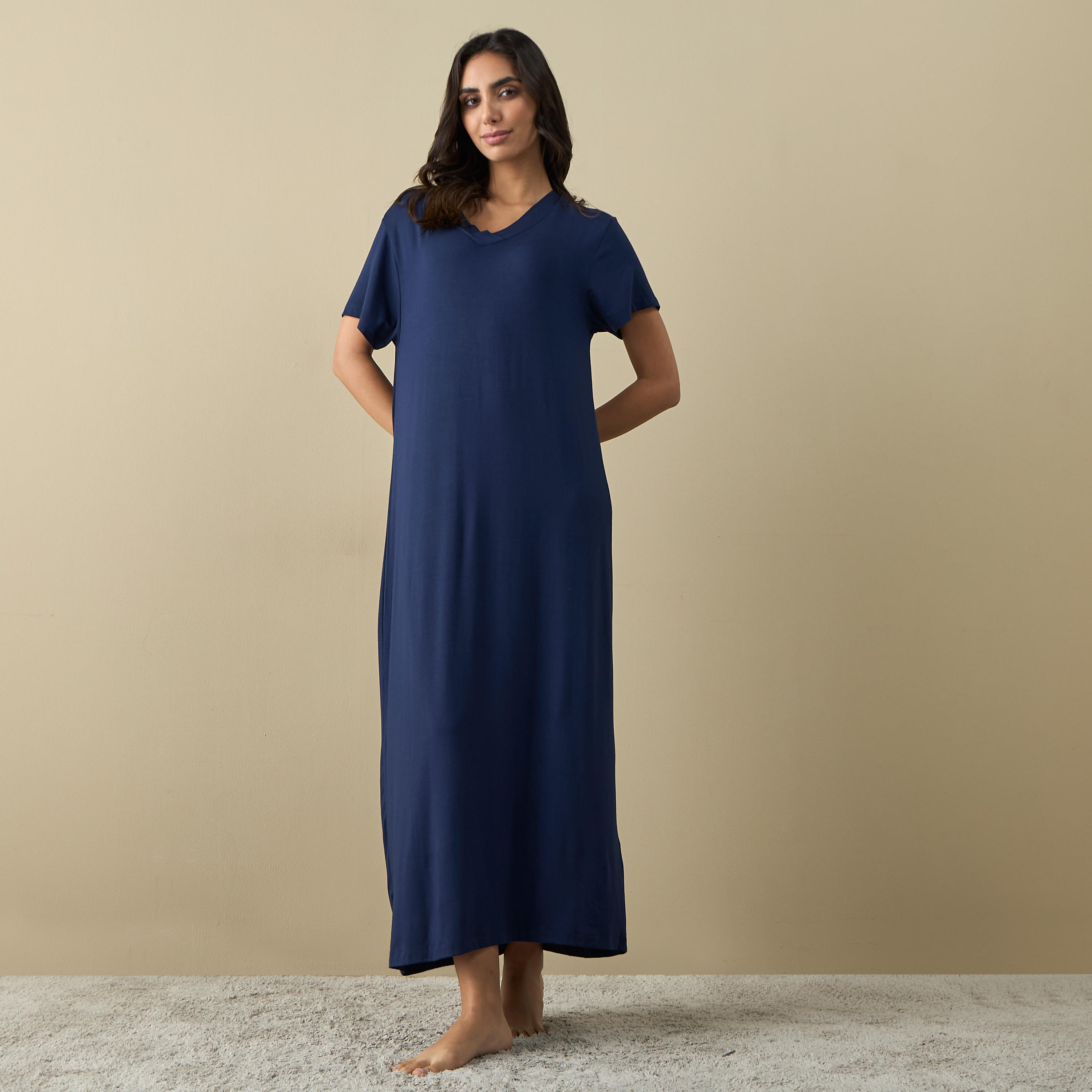 ثوب نوم بياقة V وأكمام قصيرة-women-clothing-nightwear-nighties-image-1