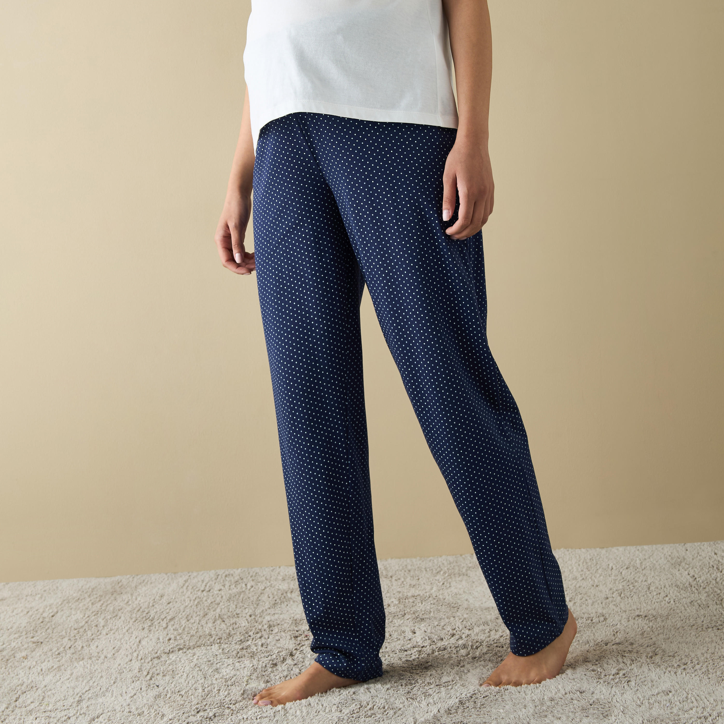 طقم بنطلون بيجاما وتيشيرت للحوامل بطبعات شعار-women-clothing-maternity-nightwear-image-4