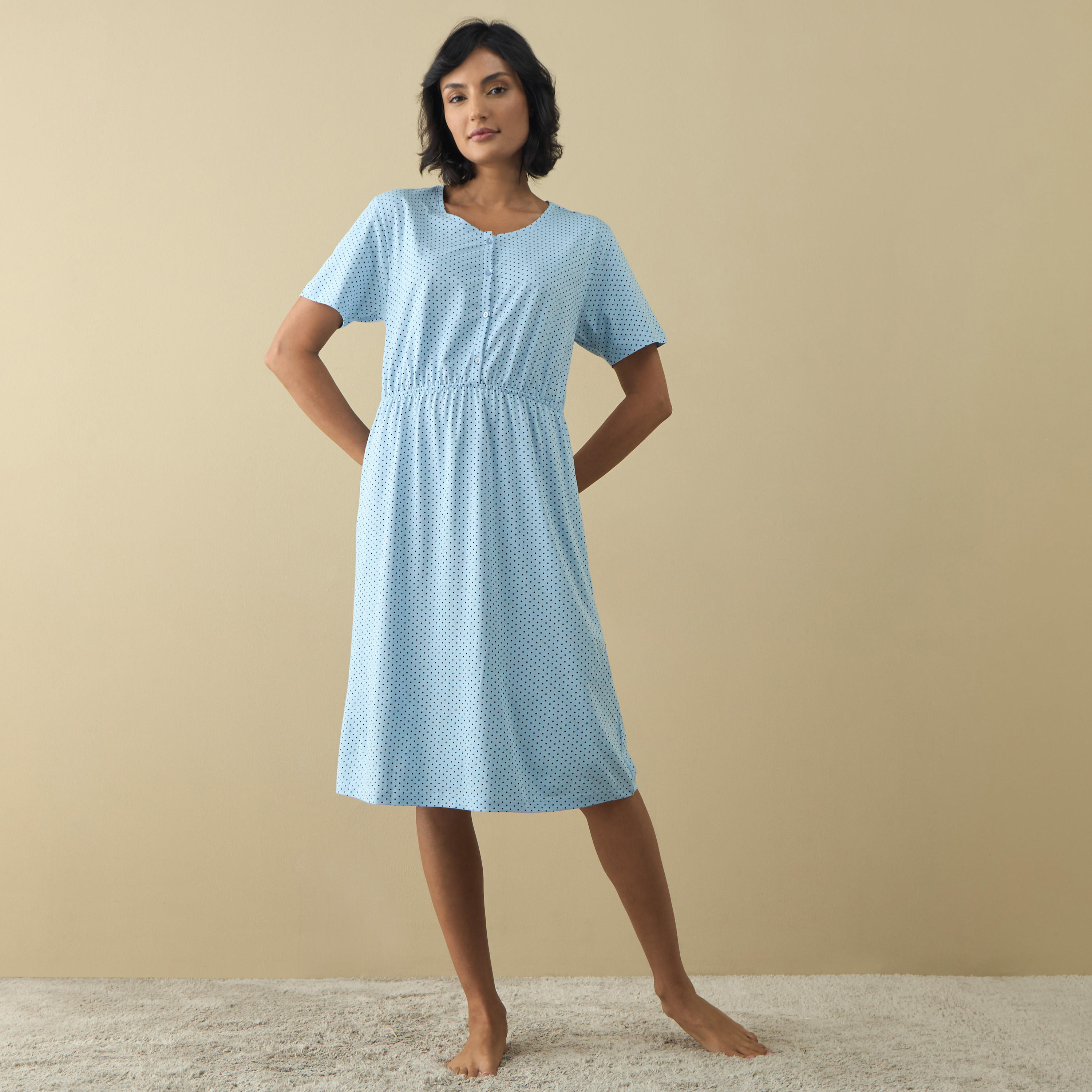 قميص نوم بأكمام قصيرة وطبعات منقطة-women-clothing-nightwear-nighties-image-2