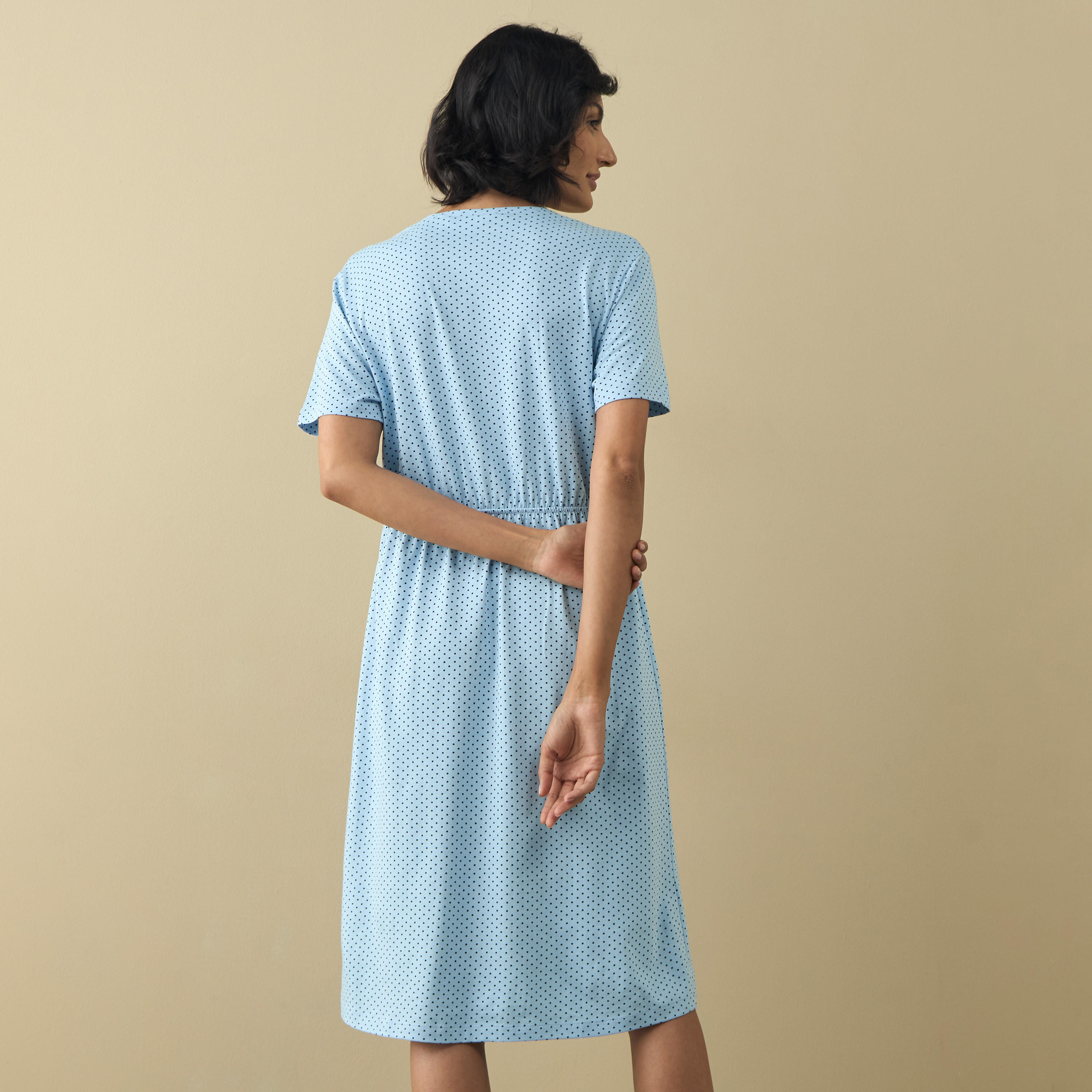 قميص نوم بأكمام قصيرة وطبعات منقطة-women-clothing-nightwear-nighties-image-3