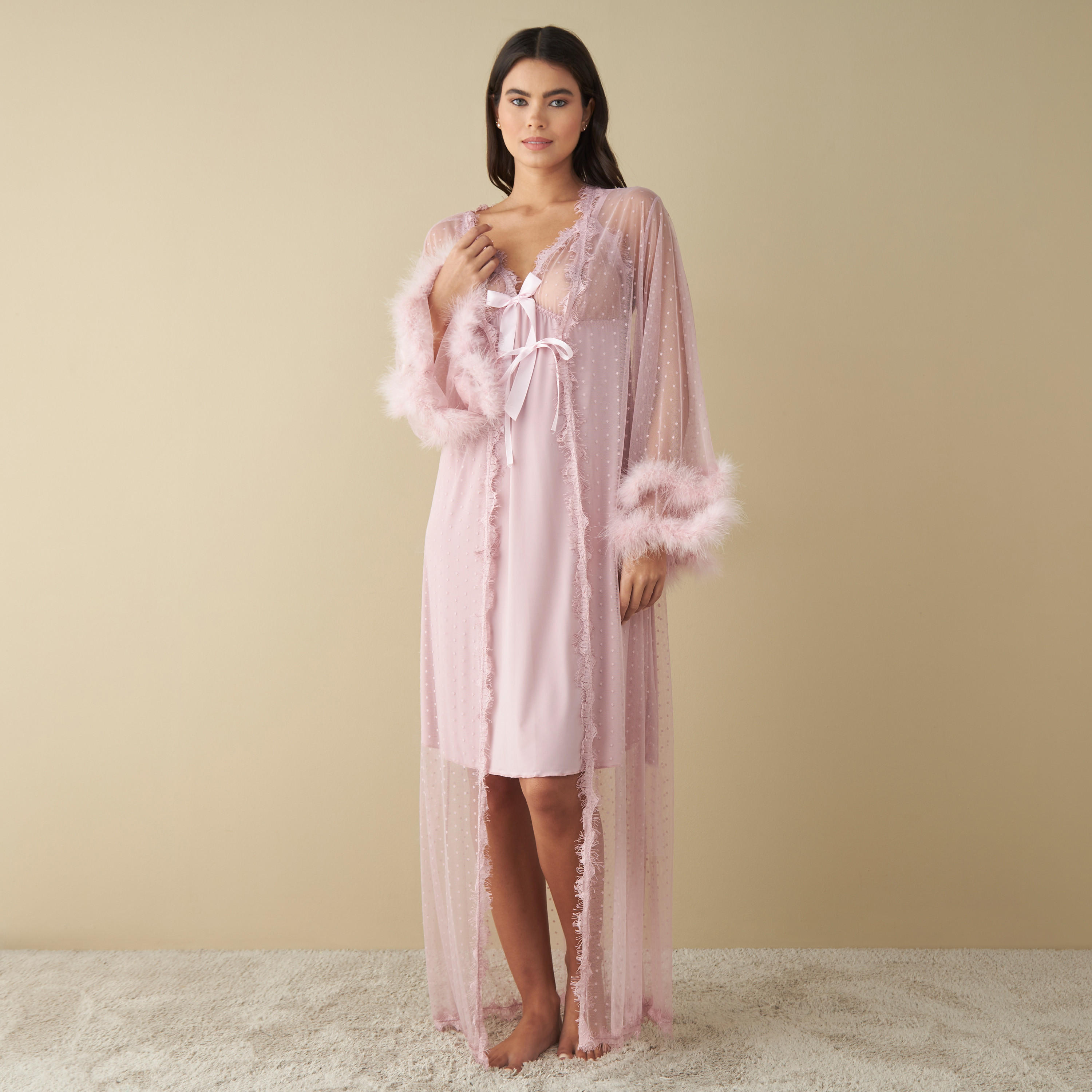 طقم فستان سهل الارتداء بتفاصيل دانتيل مع روب-women-clothing-nightwear-nighties-image-1