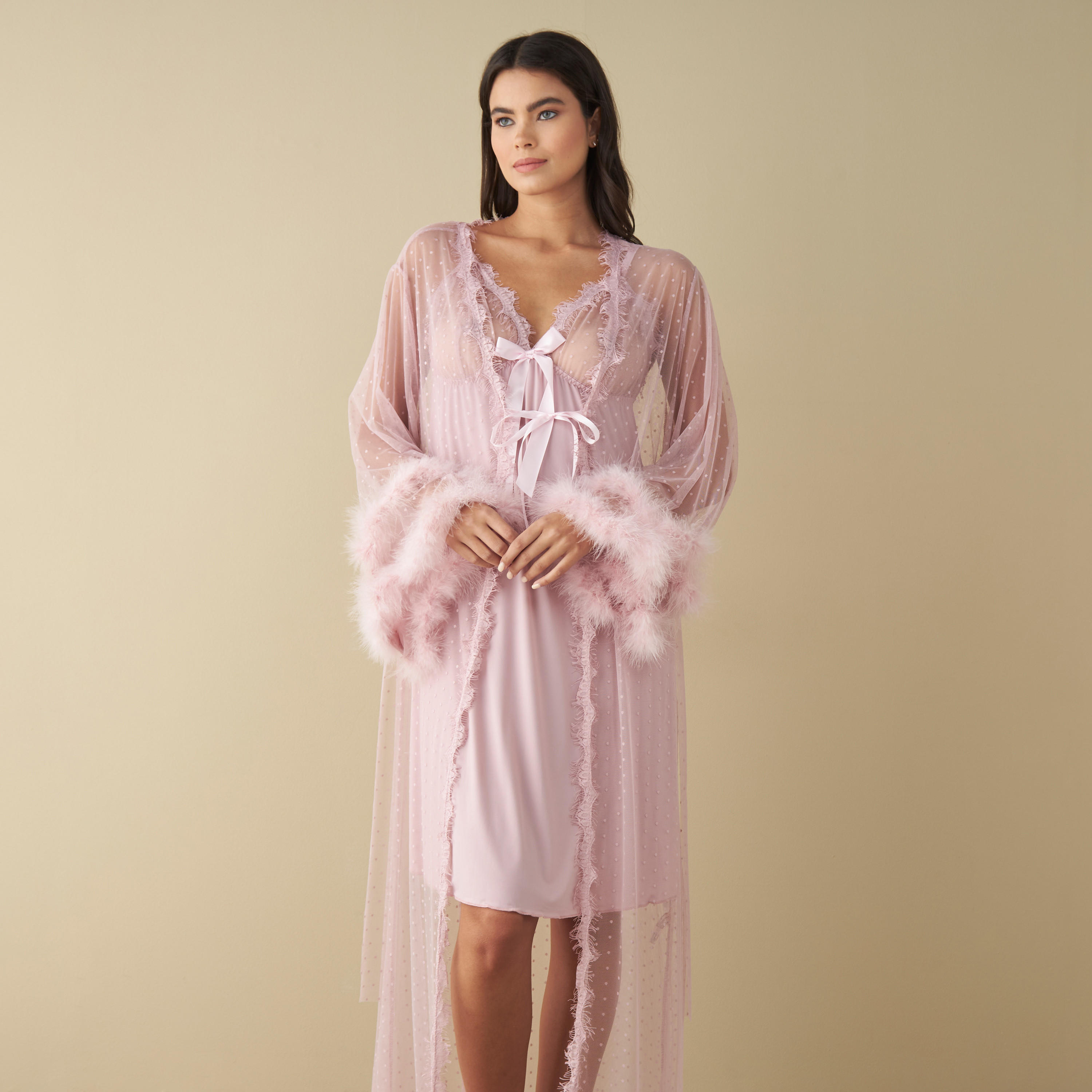 طقم فستان سهل الارتداء بتفاصيل دانتيل مع روب-women-clothing-nightwear-nighties-image-2