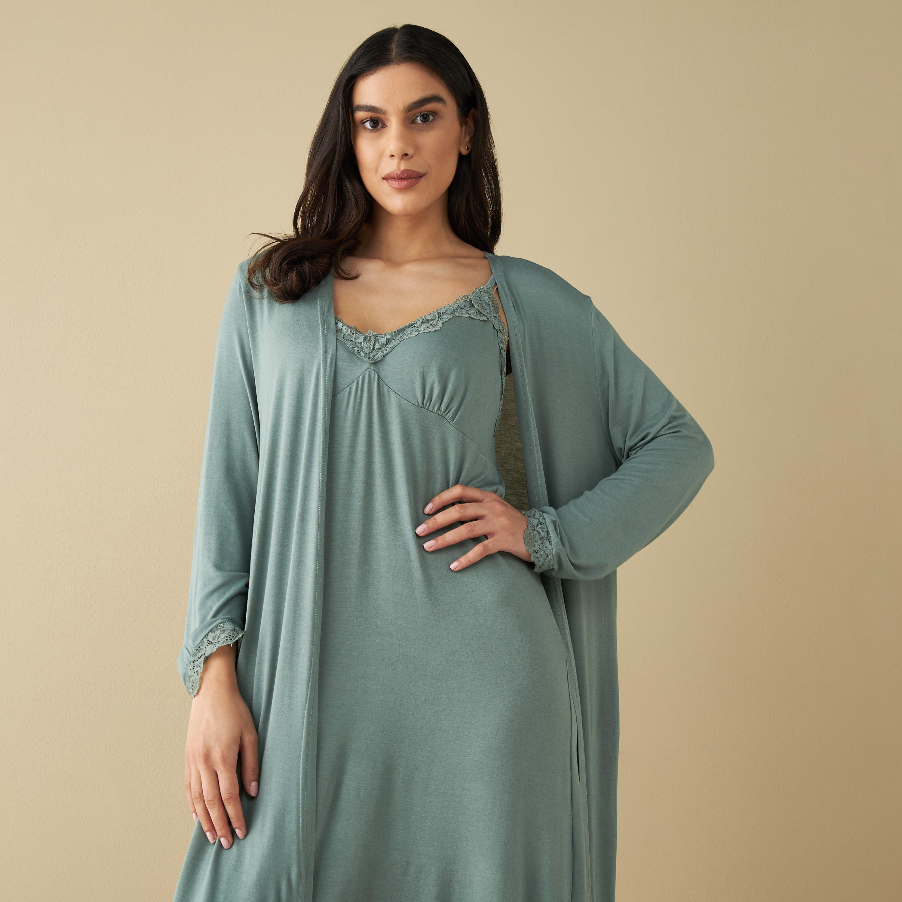 طقم قميص نوم بدانتيل وروب -women-clothing-nightwear-robes-image-2