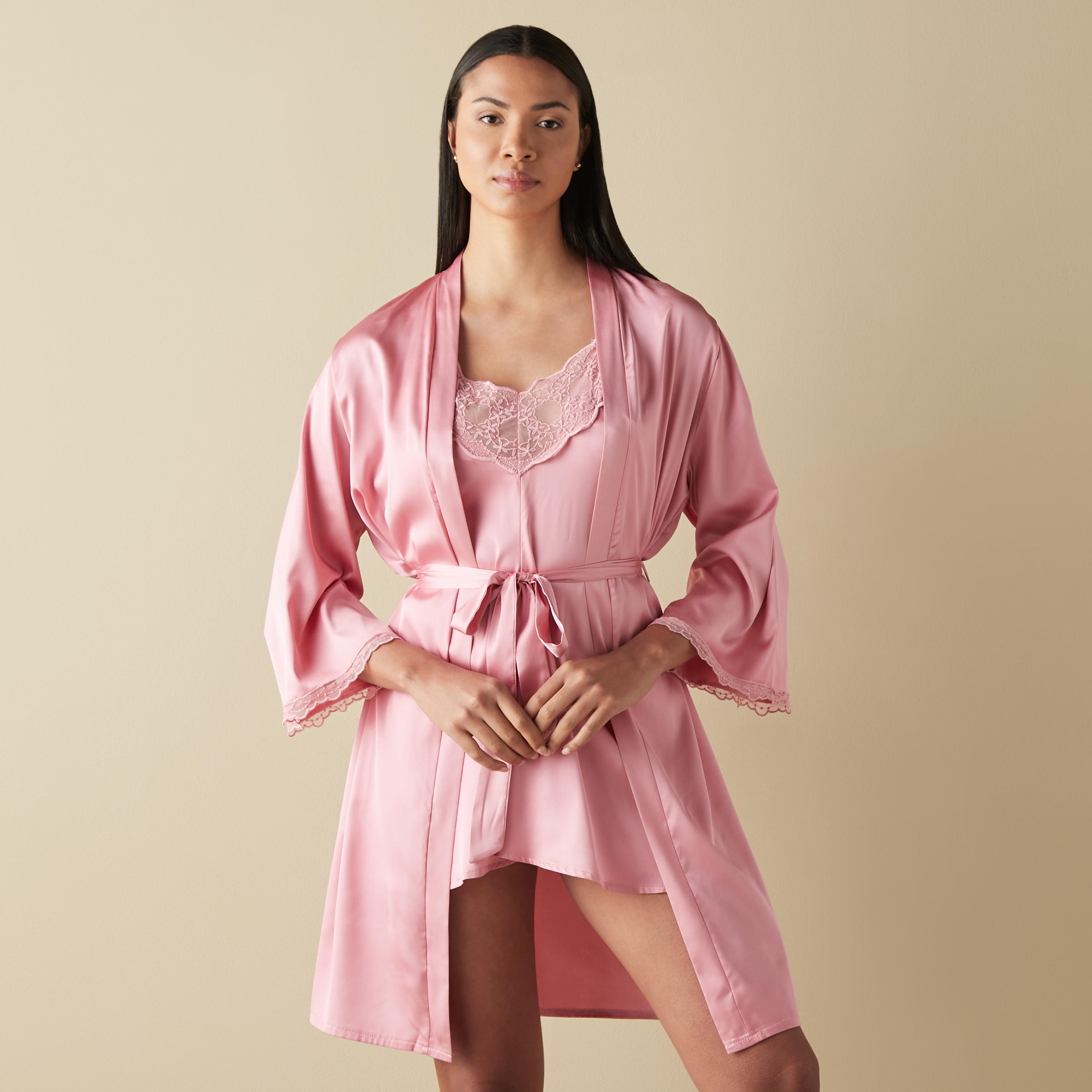 طقم فستان نوم مزين بالدانتيل وروب-women-clothing-nightwear-robes-image-1
