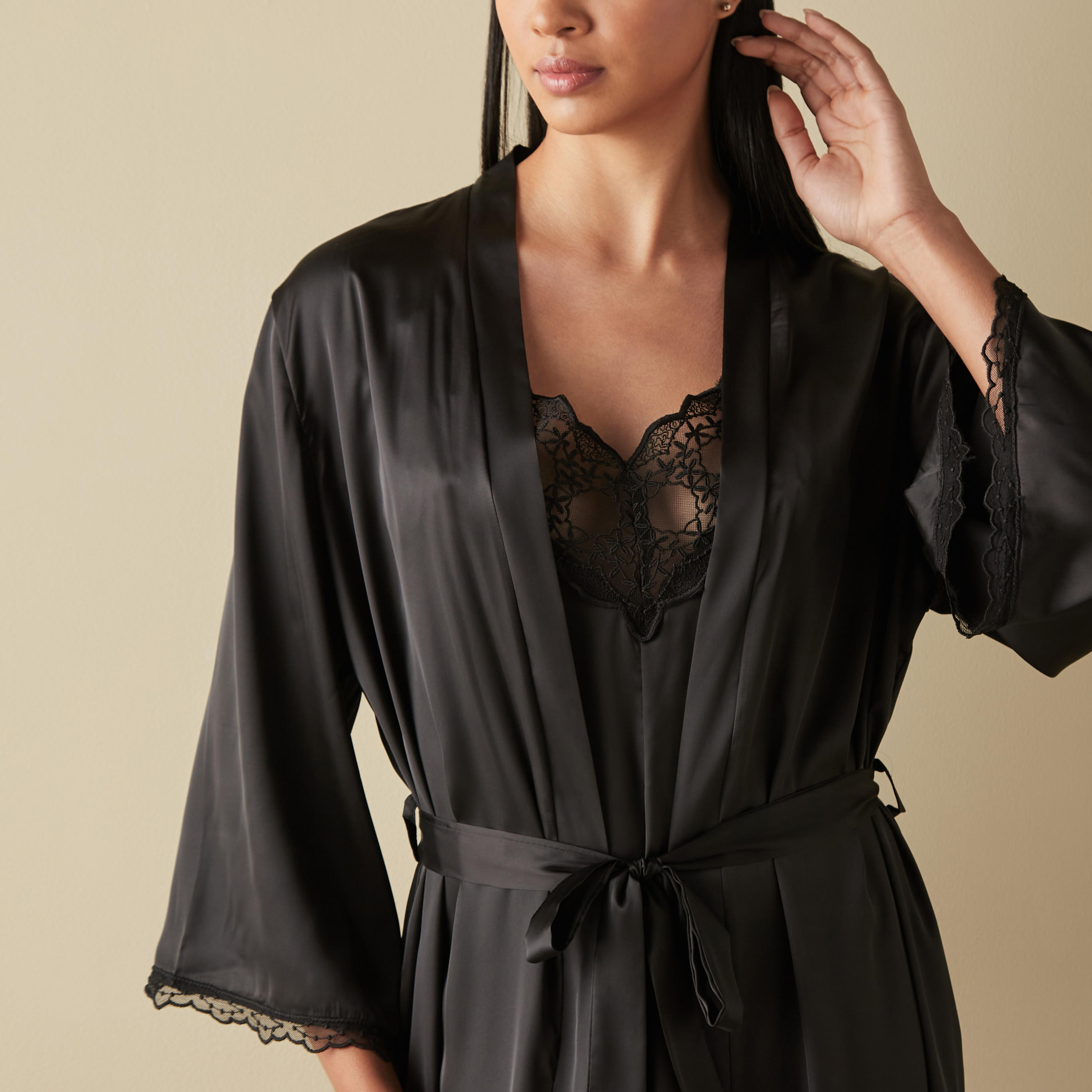طقم فستان نوم مزين بالدانتيل وروب-women-clothing-nightwear-robes-image-5