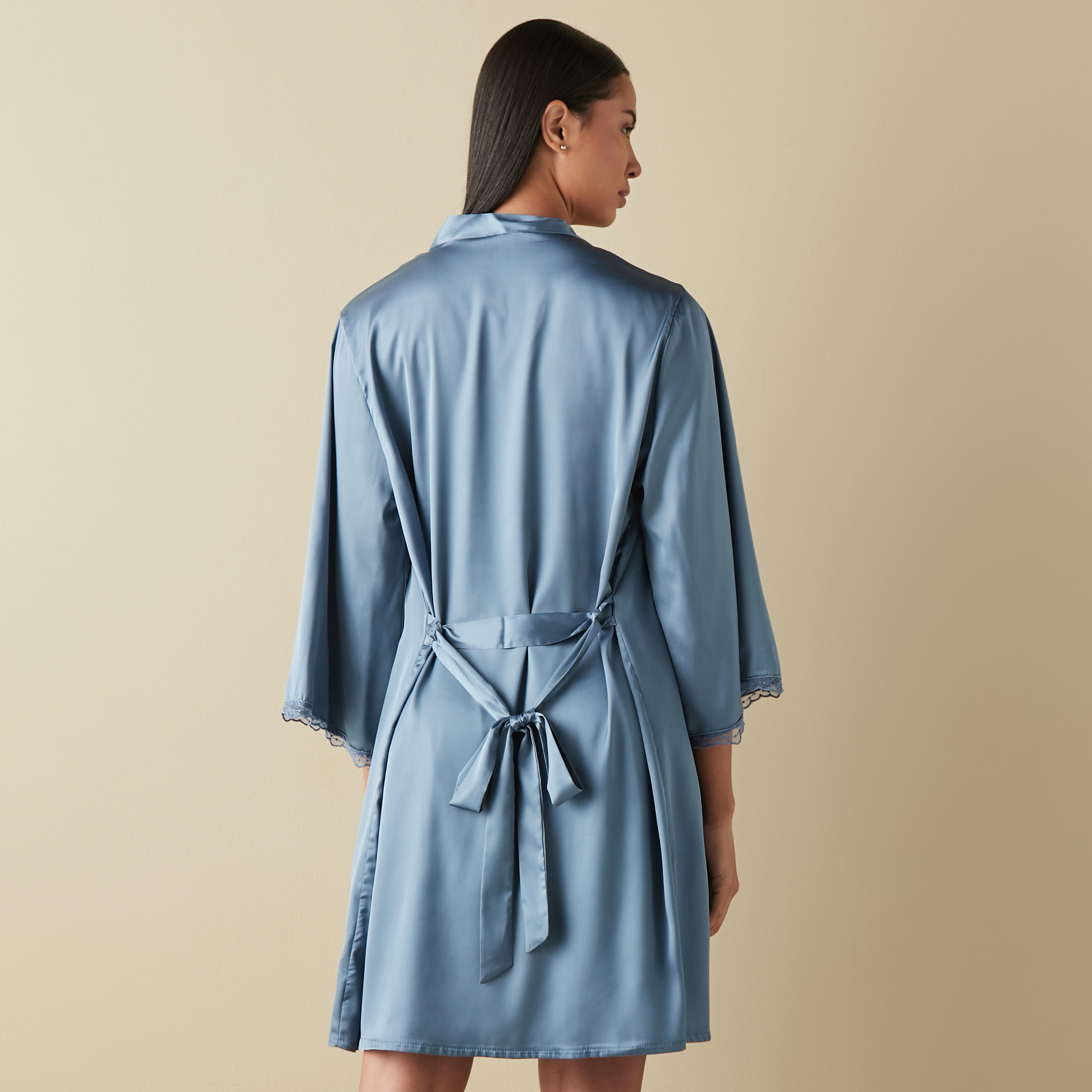 طقم فستان نوم مزين بالدانتيل وروب-women-clothing-nightwear-robes-image-4