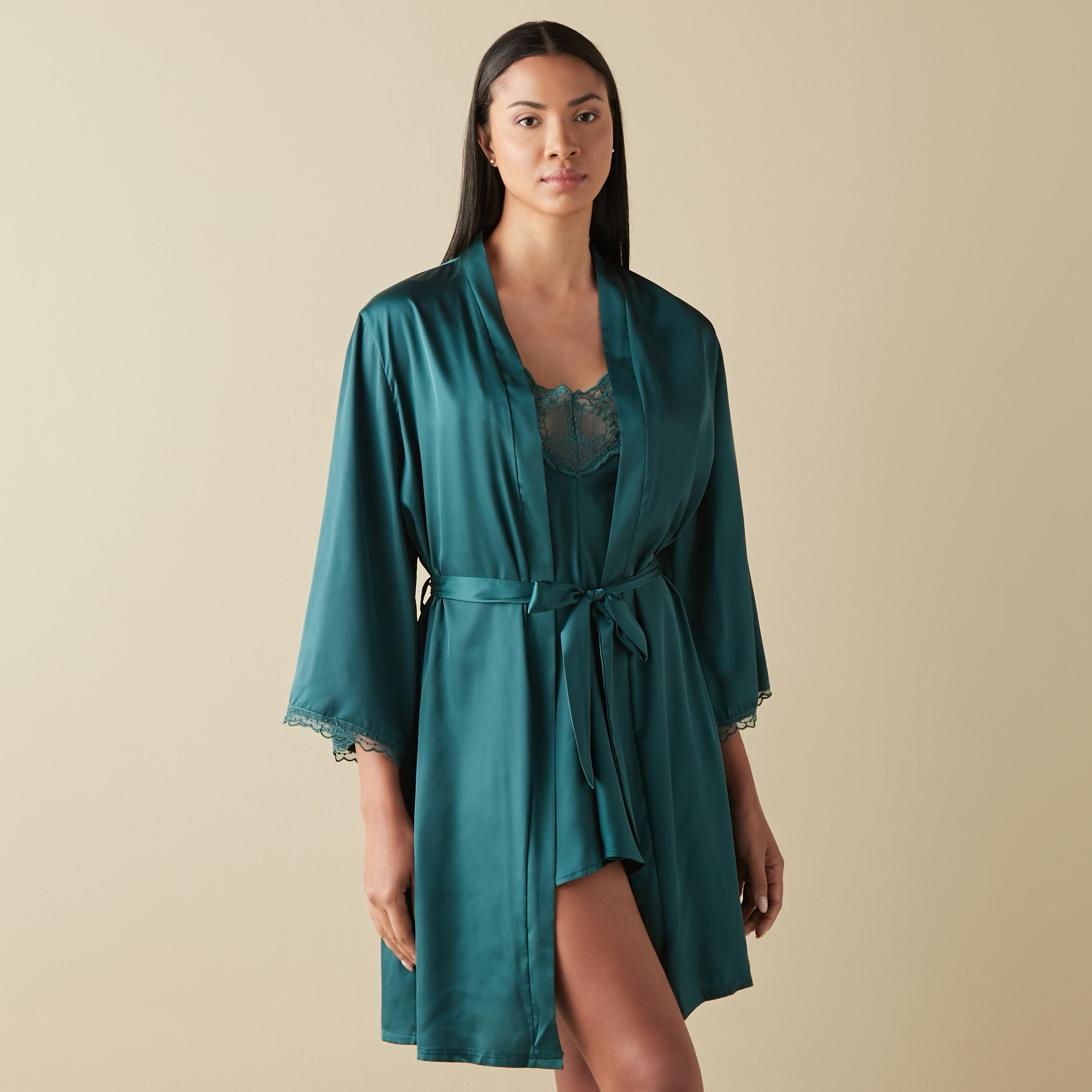 طقم فستان نوم مزين بالدانتيل وروب-women-clothing-nightwear-robes-image-1
