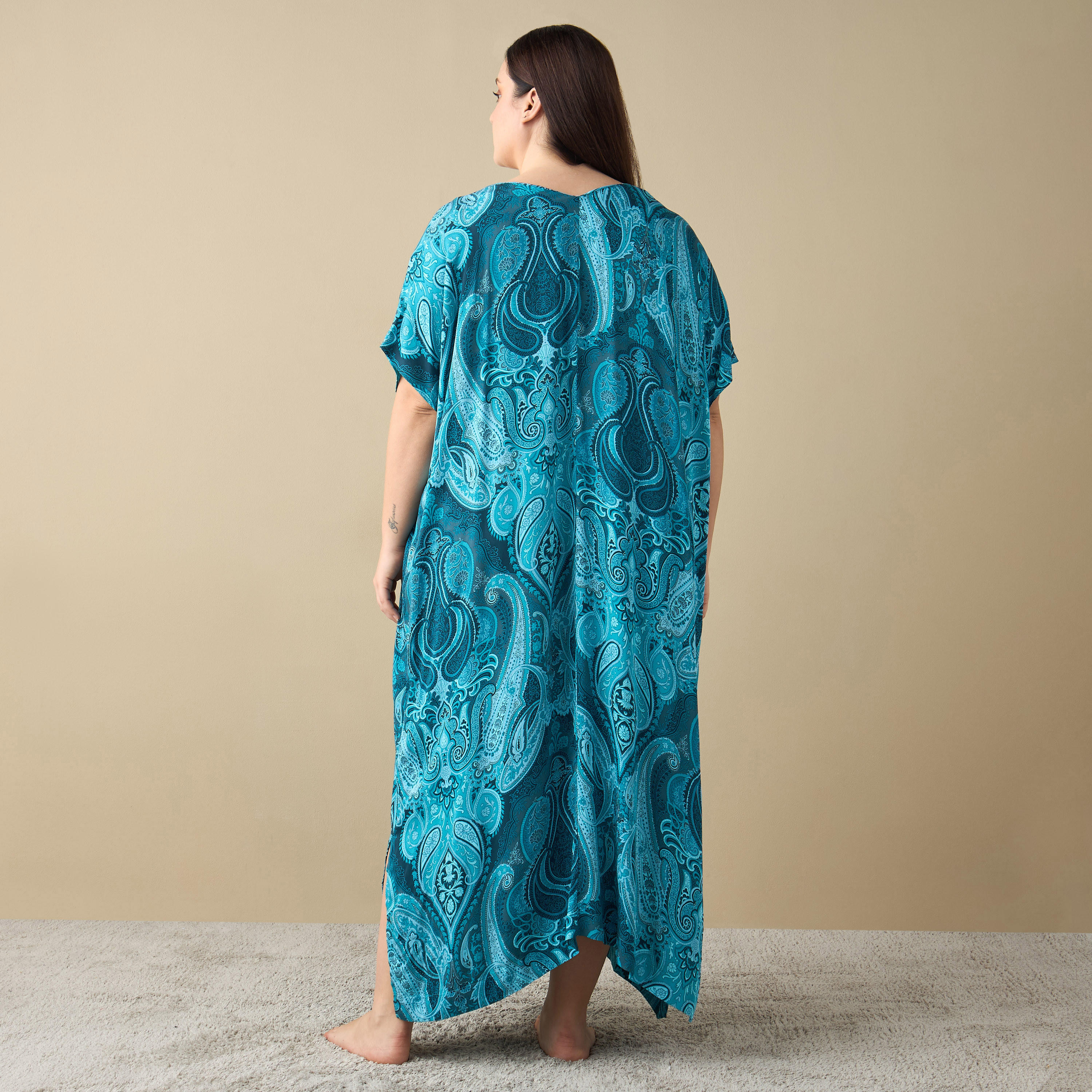 ثوب نوم قفطان بياقة V وطبعات-women-clothing-nightwear-nighties-image-2