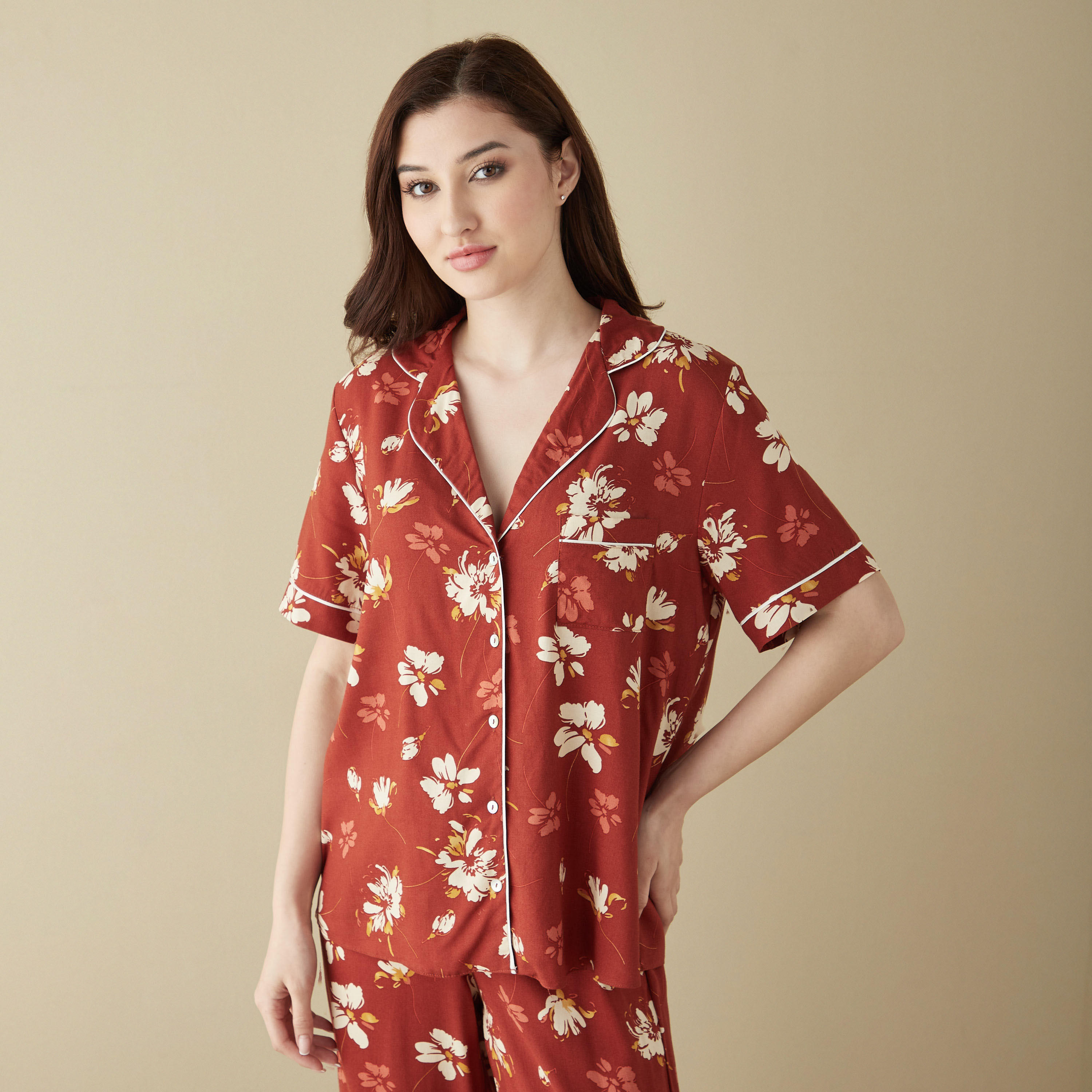 طقم بنطلون بيجاما وقميص بطبعات زهرية-women-clothing-nightwear-pyjamas-longsets-image-2