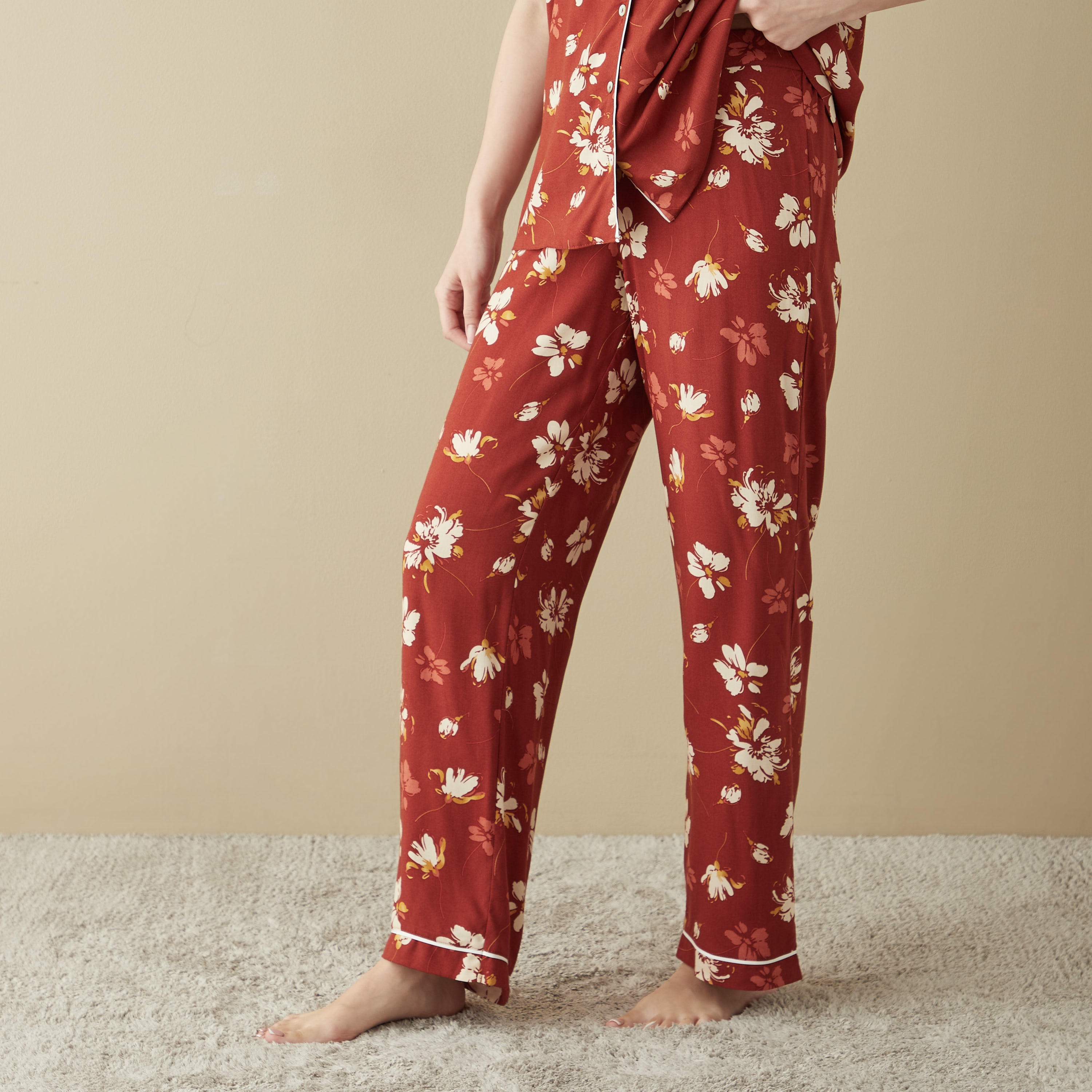 طقم بنطلون بيجاما وقميص بطبعات زهرية-women-clothing-nightwear-pyjamas-longsets-image-4