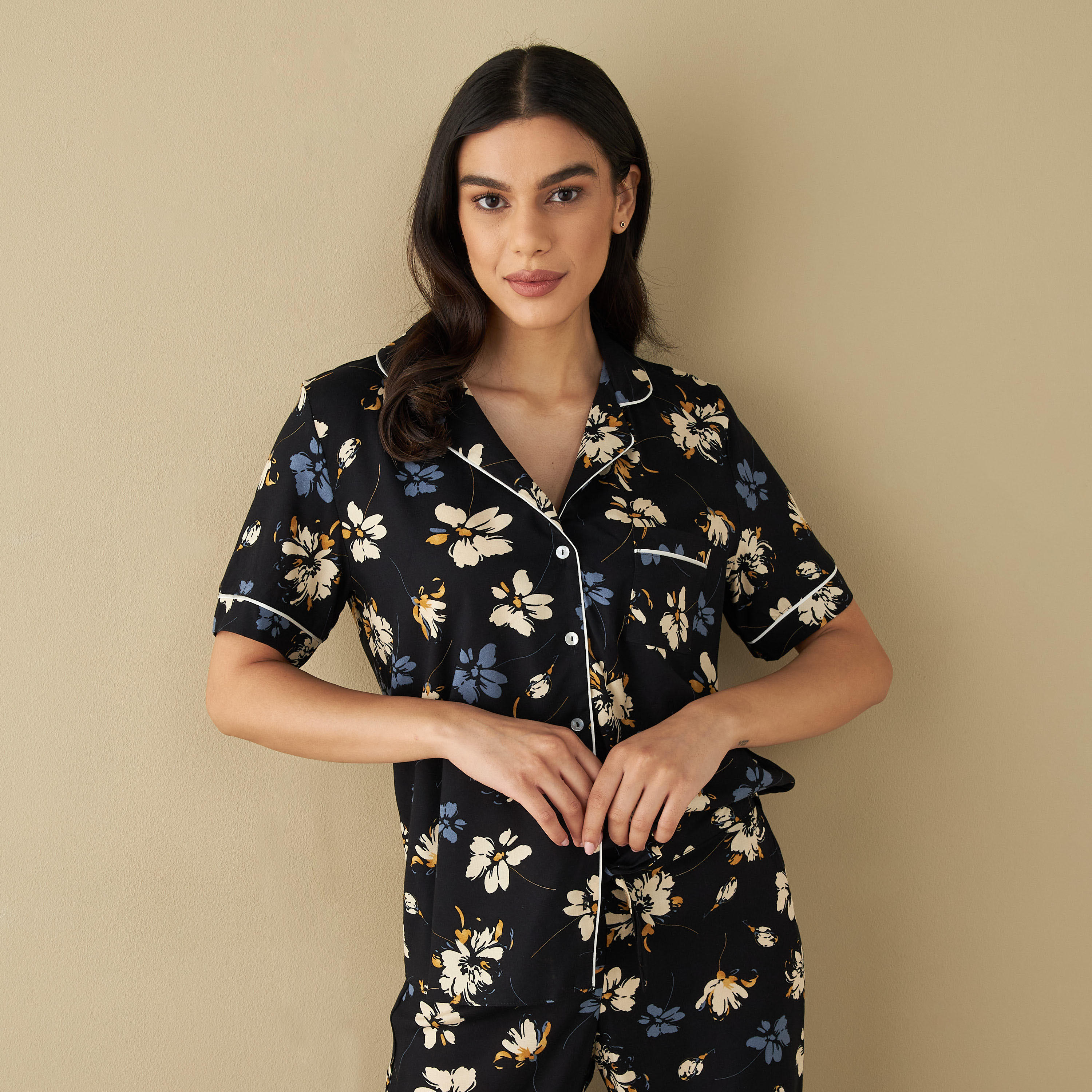 طقم بنطلون بيجاما وقميص بطبعات-women-clothing-nightwear-pyjamas-longsets-image-2