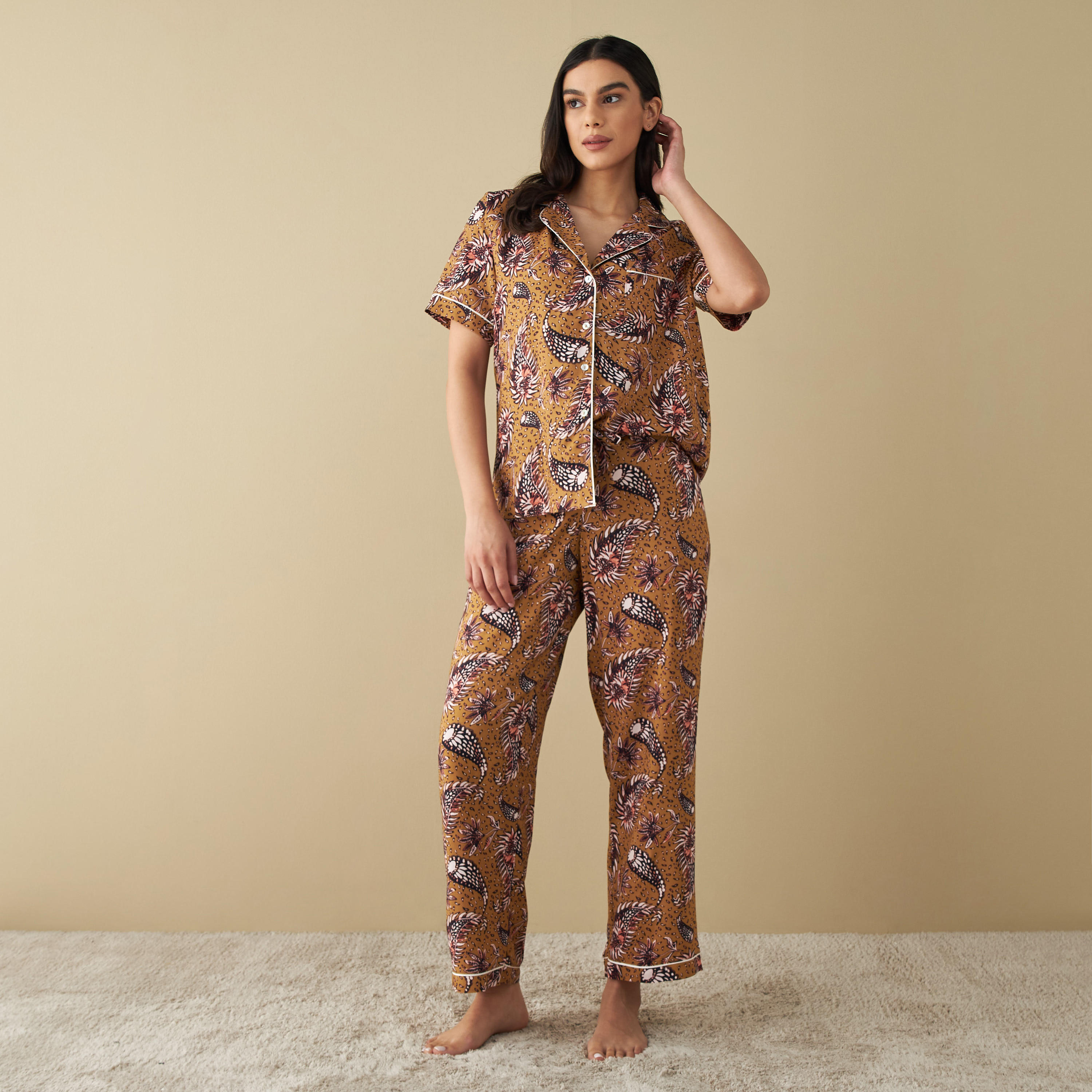 طقم بنطلون بيجاما وقميص بطبعات بيزلي-women-clothing-nightwear-pyjamas-longsets-image-1
