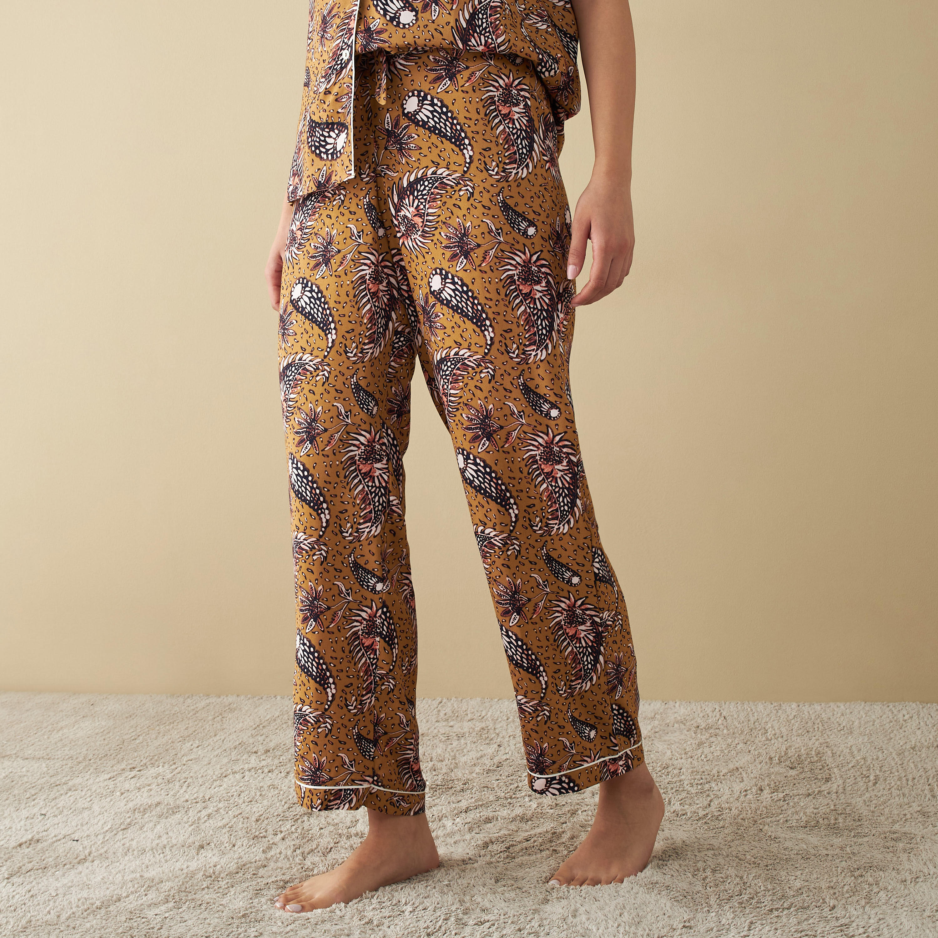 طقم بنطلون بيجاما وقميص بطبعات بيزلي-women-clothing-nightwear-pyjamas-longsets-image-3